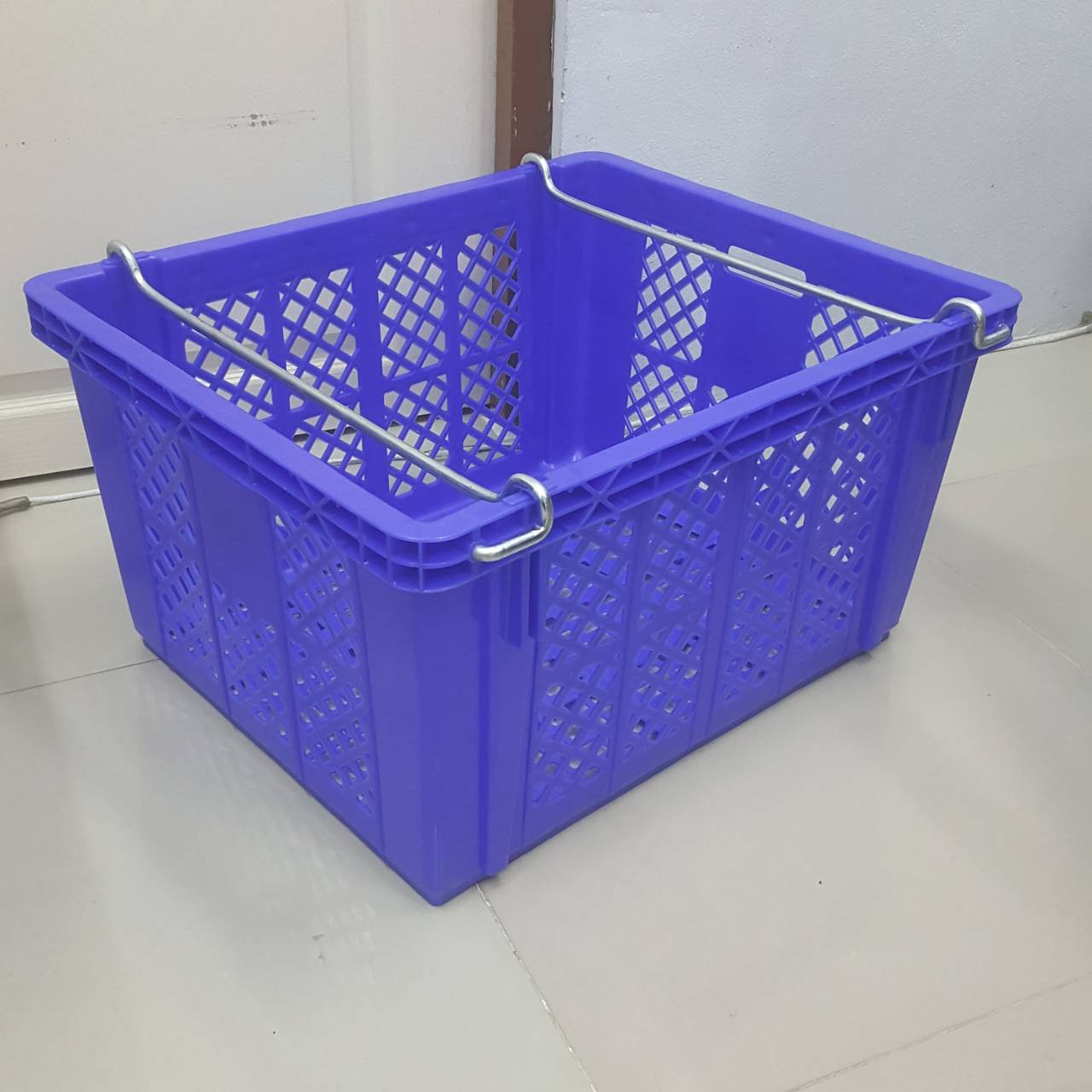 ลังโปร่งหูเหล็ก 717