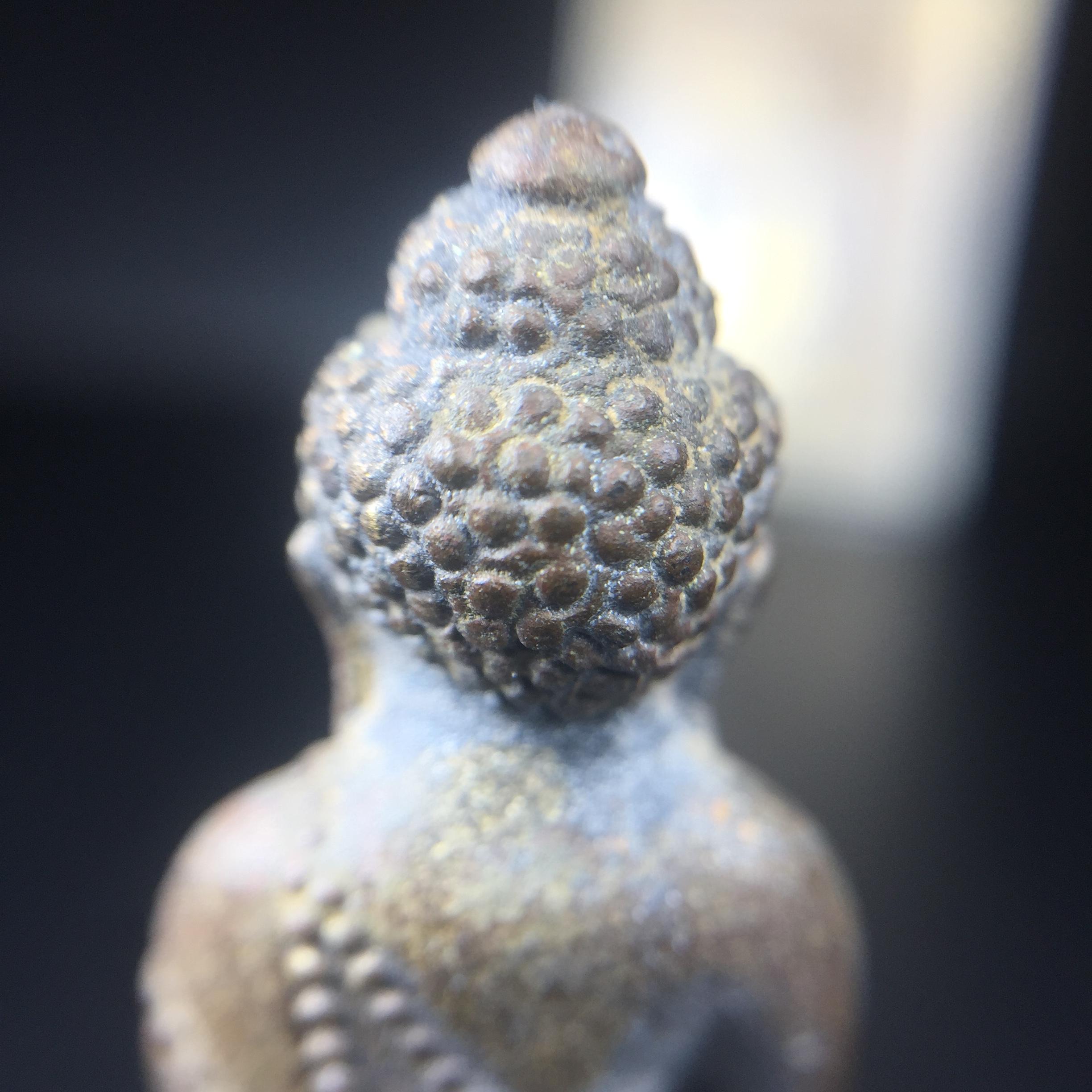 พระกริ่งชินบัญชรฉลองพระชันษา 100 ปี สมเด็จพระญาณสังวร วัดบวรนิเวศวิหาร ปี 2556 เนื้อนวโลหะผสมทองคำก้นทองแดง พิธีใหญ่ มวลสารเด่น นิยม(1 ใน 2556 องค์)