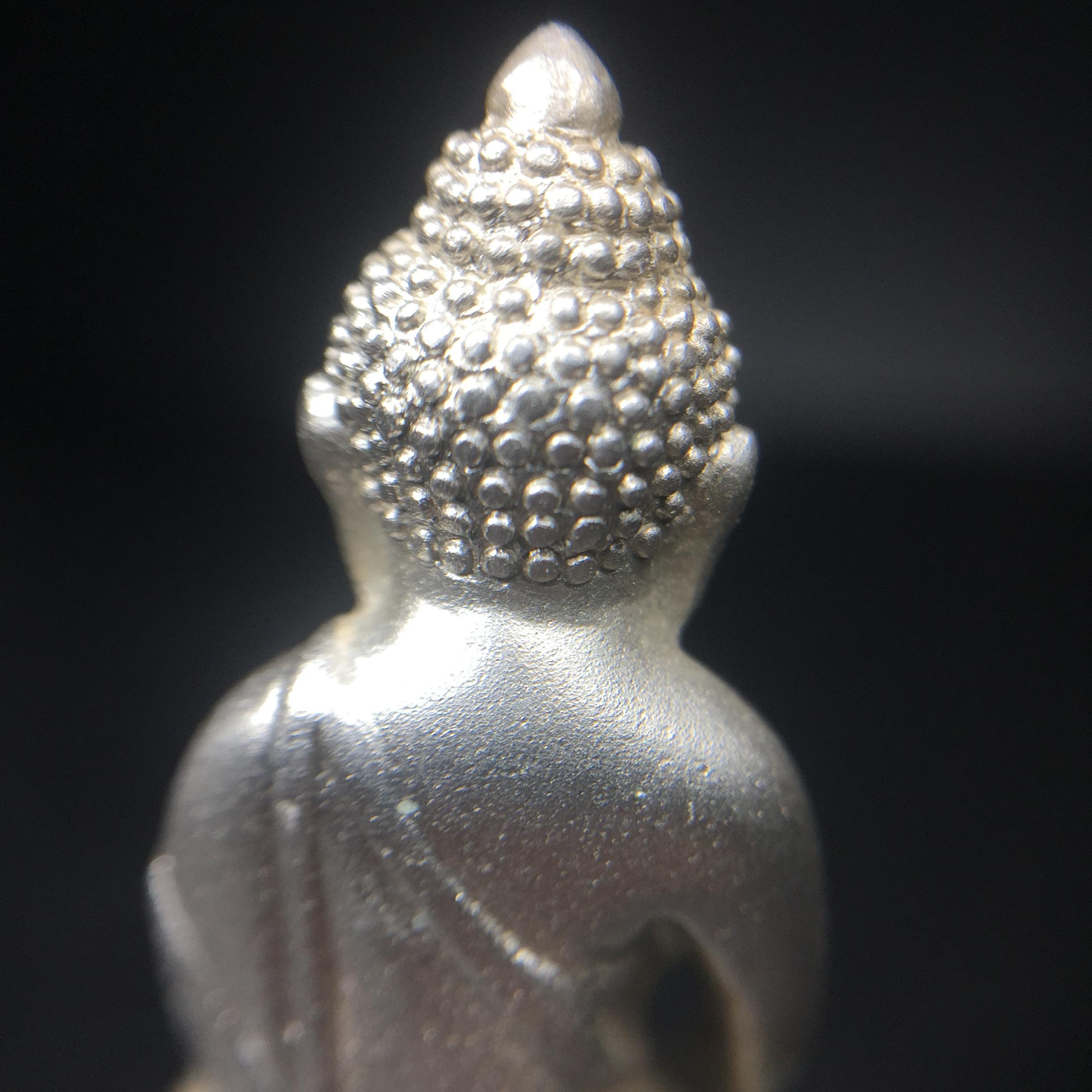 พระกริ่งสมเด็จญาณ วัดบวรนิเวศวิหาร เนื้อเงินบริสุทธิ์ 92.5% ตรากาญจนาภิเษกทองคำ(เนื้อทองคำแท้) พระราชทานแจกเมื่อ 3 ตุลาคม 2538 จัดสร้างในวโรกาส สมเด็จพระญาณสังวร สมเด็จพระสังฆราช ฉลองพระชนมายุครบ 82 พรรษา และฉลองครองราชสมบัติครบ 50 ปี รัชกาลที่ 9(หายาก)