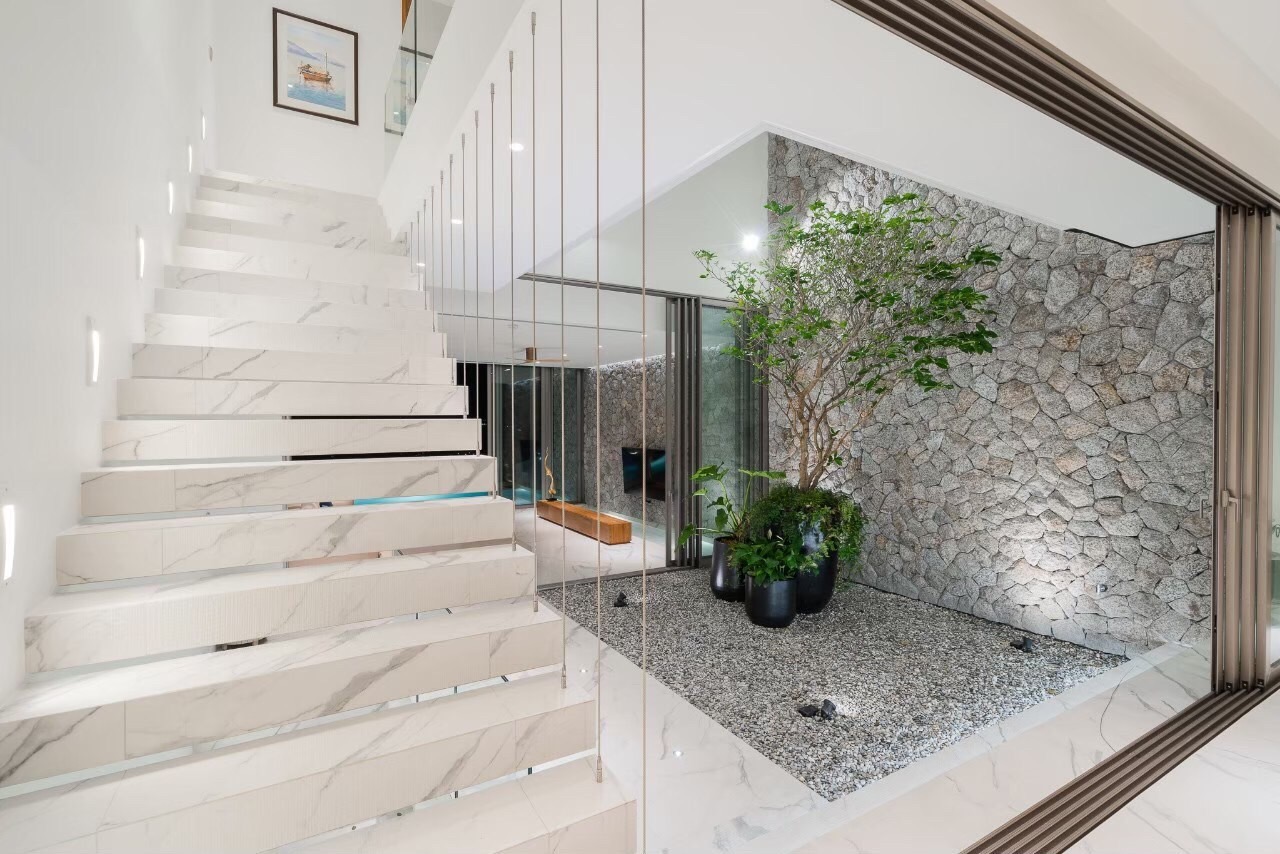 For Sale : Kata Private Luxury Pool Villa, 5 bedrooms 6 Bathrooms, Sea view.