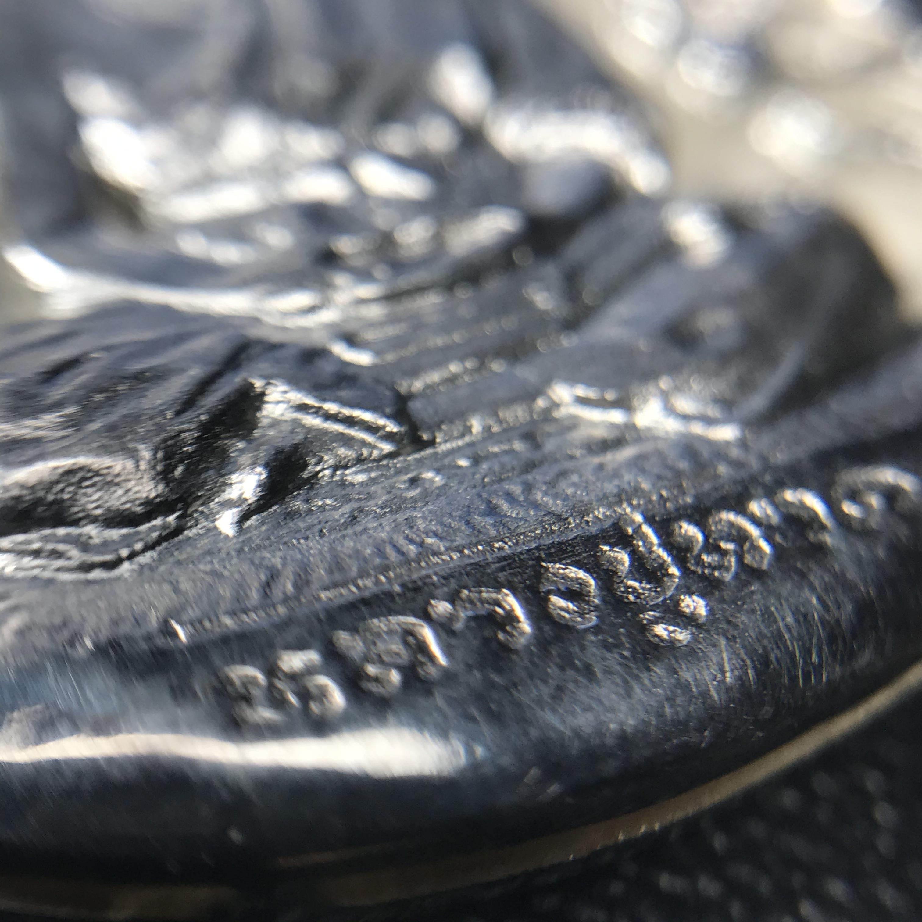 เหรียญหลวงปู่ทวด พระนามาภิไธย สก. แบบงานฉลุโบราณ(HAND MADE) ปี 2544 เนื้อเงิน(1 ใน 2000 เหรียญ)