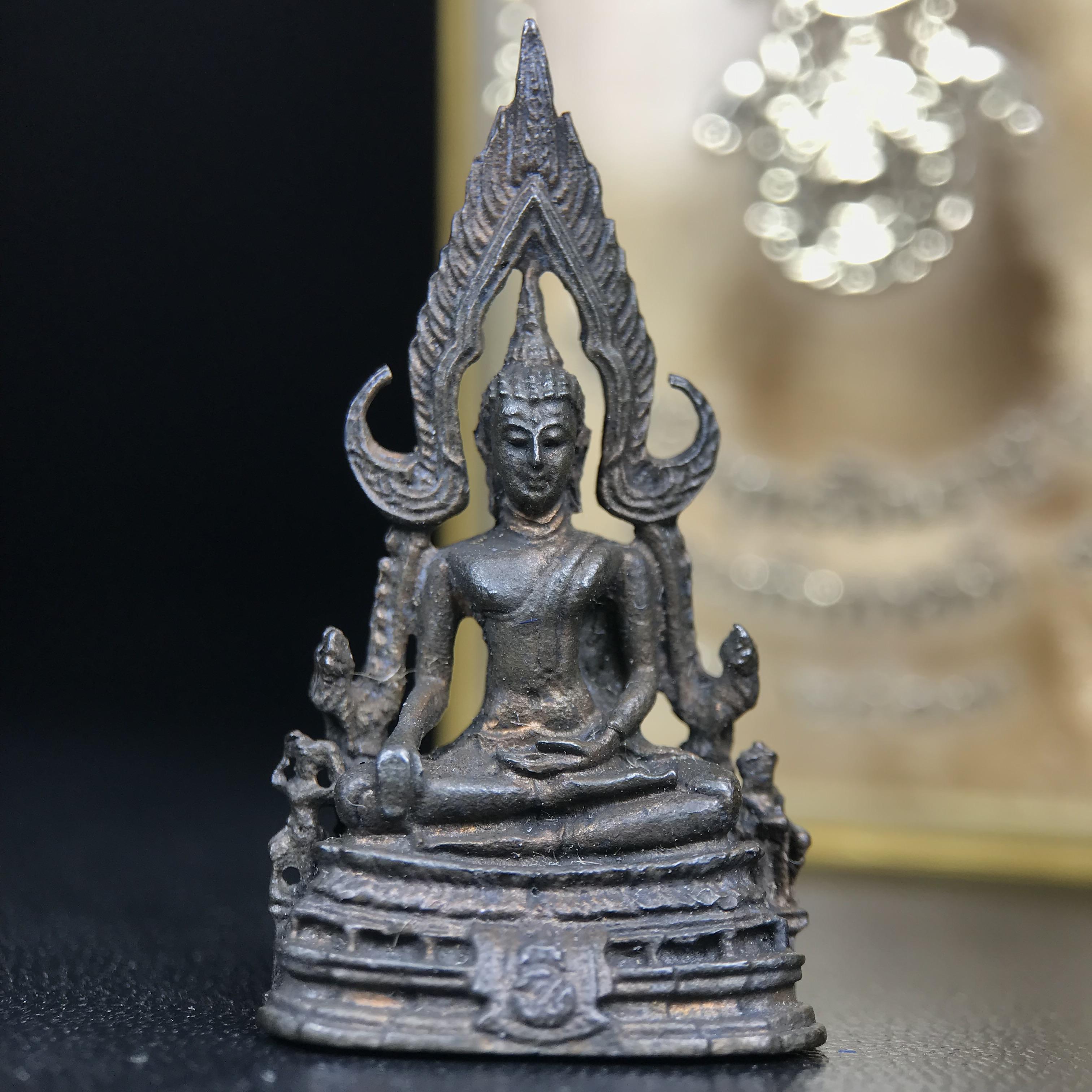 กริ่งพระพุทธชินราช ภปร. กองทัพภาคที่3จัดสร้าง ปี2517 เนื้อนวโลหะกล่องเดิม(คัดสภาพสวย)(หายาก)(ในหลวง ร.9 เสด็จในพิธี)พิธีมหาพุทธาภิเษกยื่งใหญ่โดยพระคณาจารย์ชื่อดังในยุคนั้นร่วมปลุกเสก 7วัน7คืน*** หลวงปู่โต๊ะ วัดประดู่ฉิมพลี ร่วมปลุกเสก***