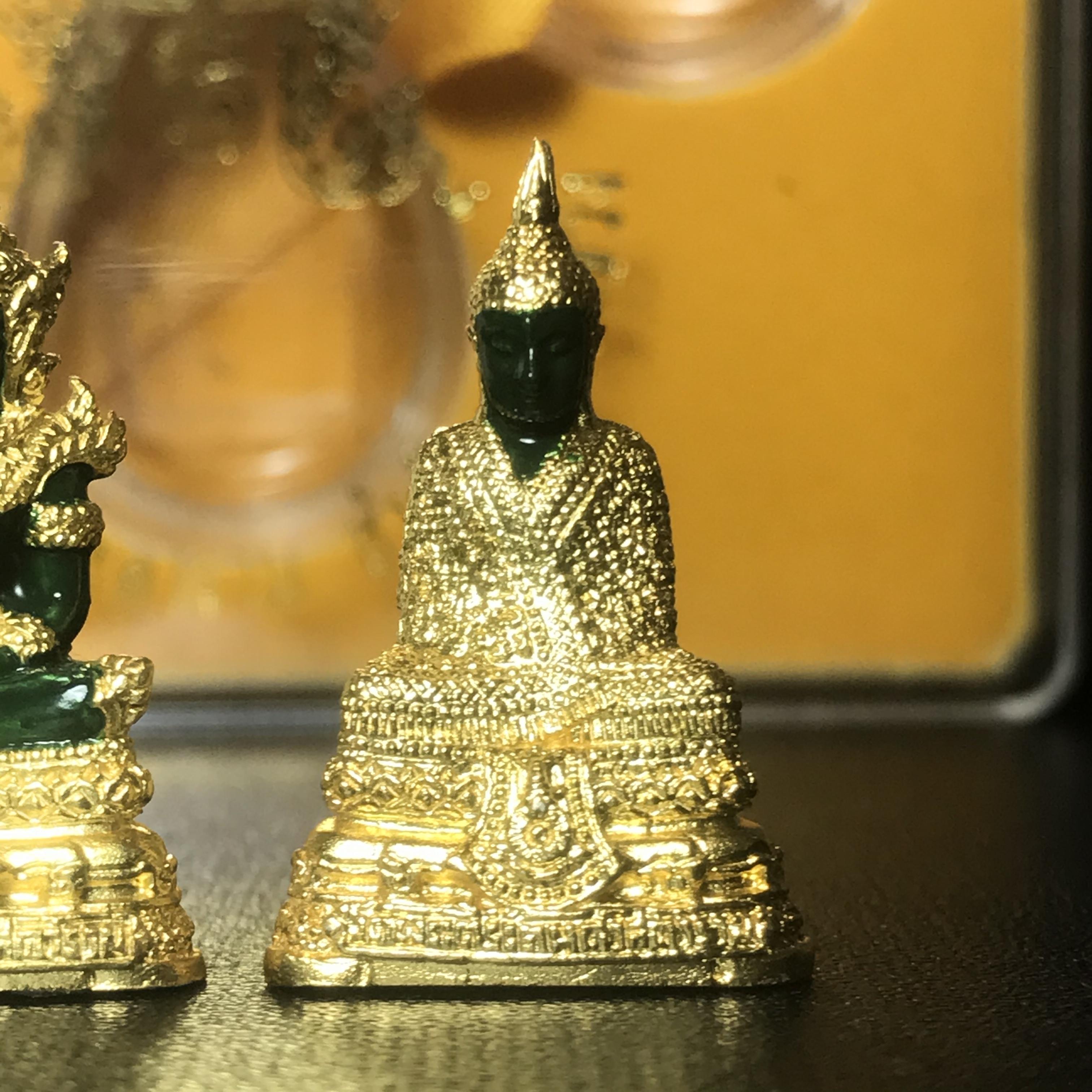 พระพุทธมหามณีรัตนปฏิมากร(พระแก้วมรกต) วัดพระศรีรัตนศาสดาราม สำนักพระราชวัง จัดสร้าง ชุด3 ฤดู ร้อน ฝน หนาว(บรรจุมวลสารใต้ฐาน)