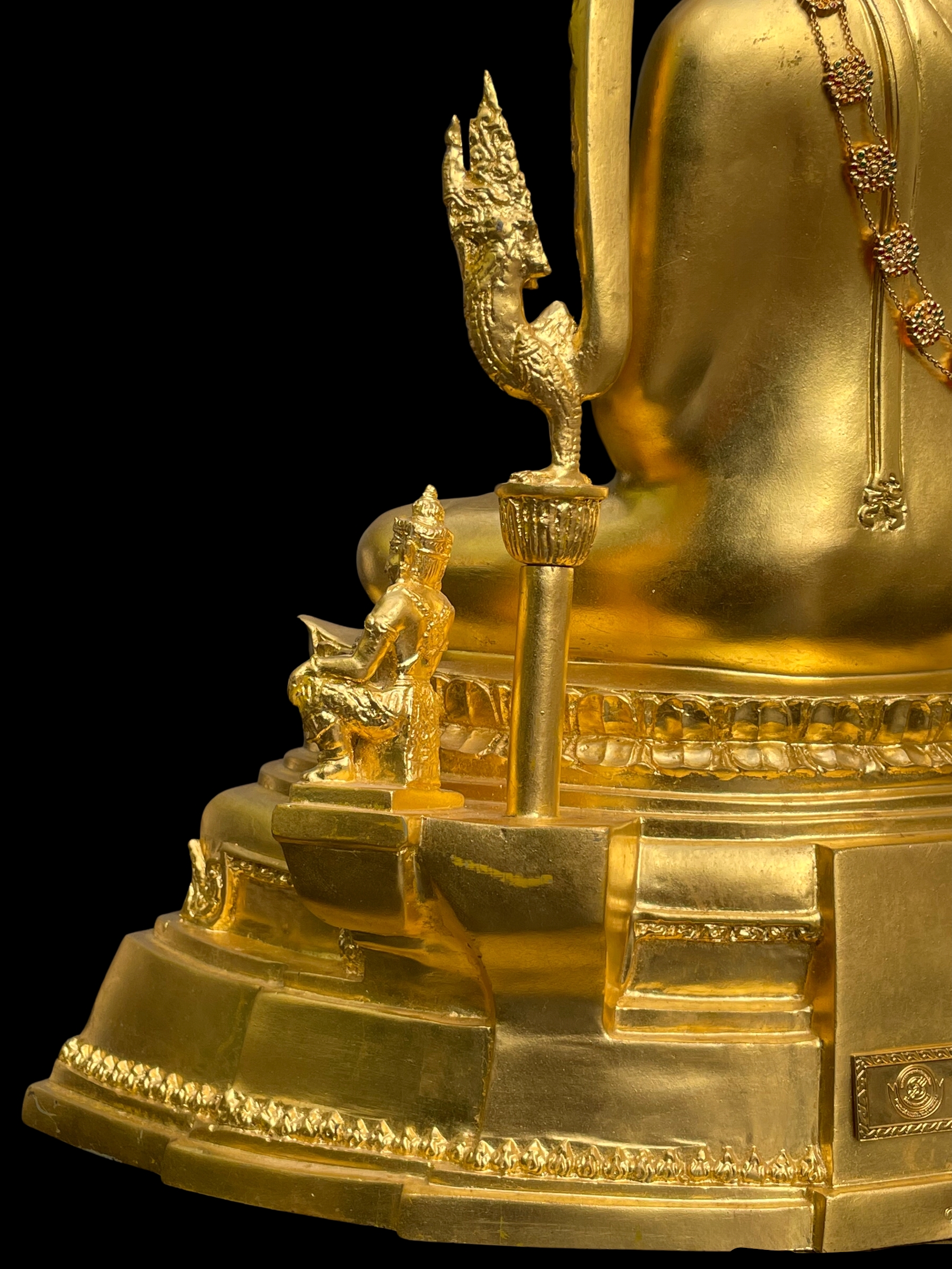 พระพุทธชินราช(จำลอง)ภปร. 84พรรษา เนื้อโลหะ ลงรักปิดทอง 100% ขนาดหน้าตัก 9 นิ้ว(ใต้ฐานบรรจุพระพุทธชินราชเนื้อผงพระราชทานมวลสาร จิตรลดาและเส้นพระเจ้า(เส้นผม))