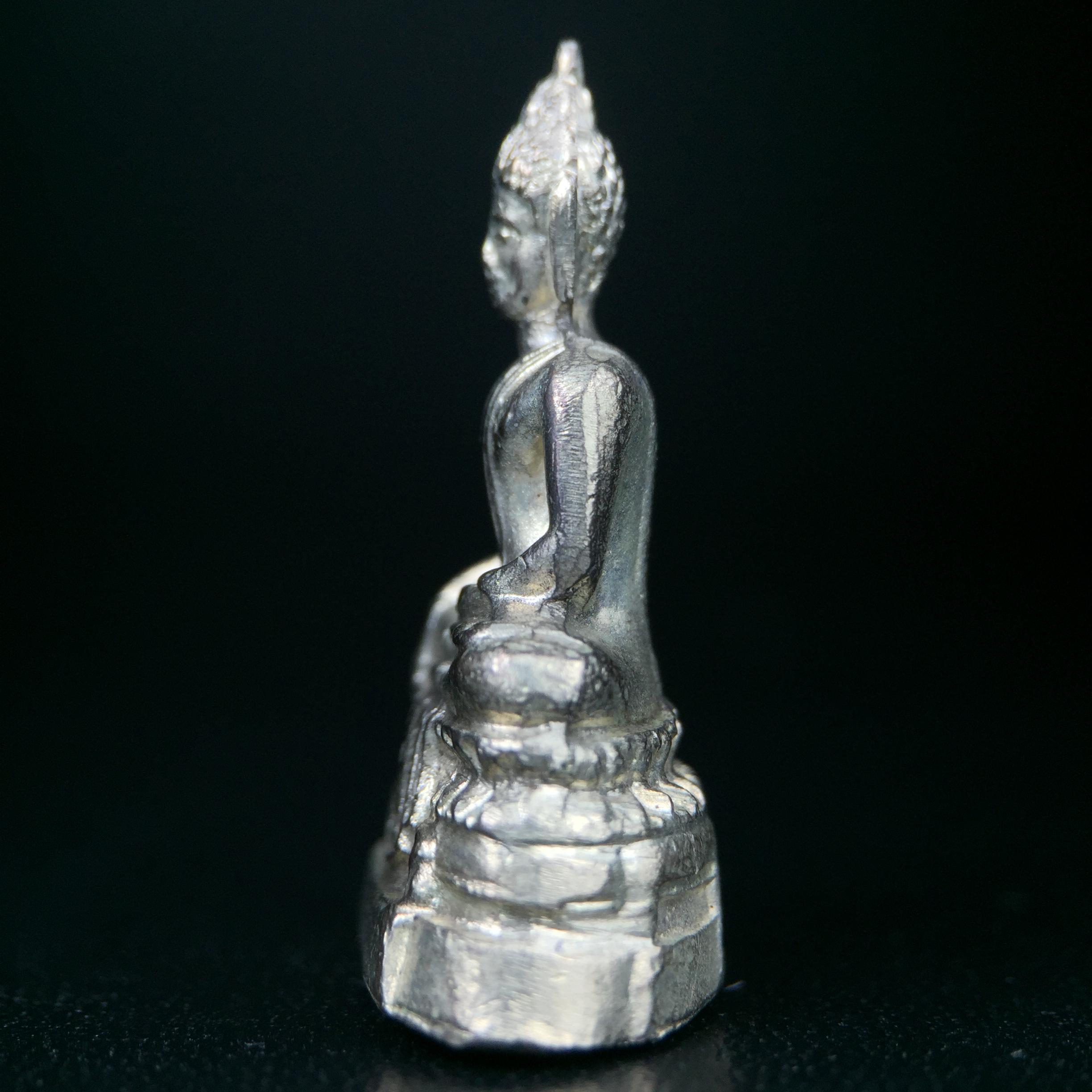 พระกริ่ง ภปร.(รุ่นแรก) วัดบวรนิเวศวิหาร พ.ศ.2508 กะไหล่เงินเดิม(กรรมการ)พิมพ์นิยม(ก้นตะไบหยาบ)สภาพคัดสวยเดิม(ในหลวงรัชกาลที่9ทรงเสด็จเททอง)พบเจอน้อยหายากมาก