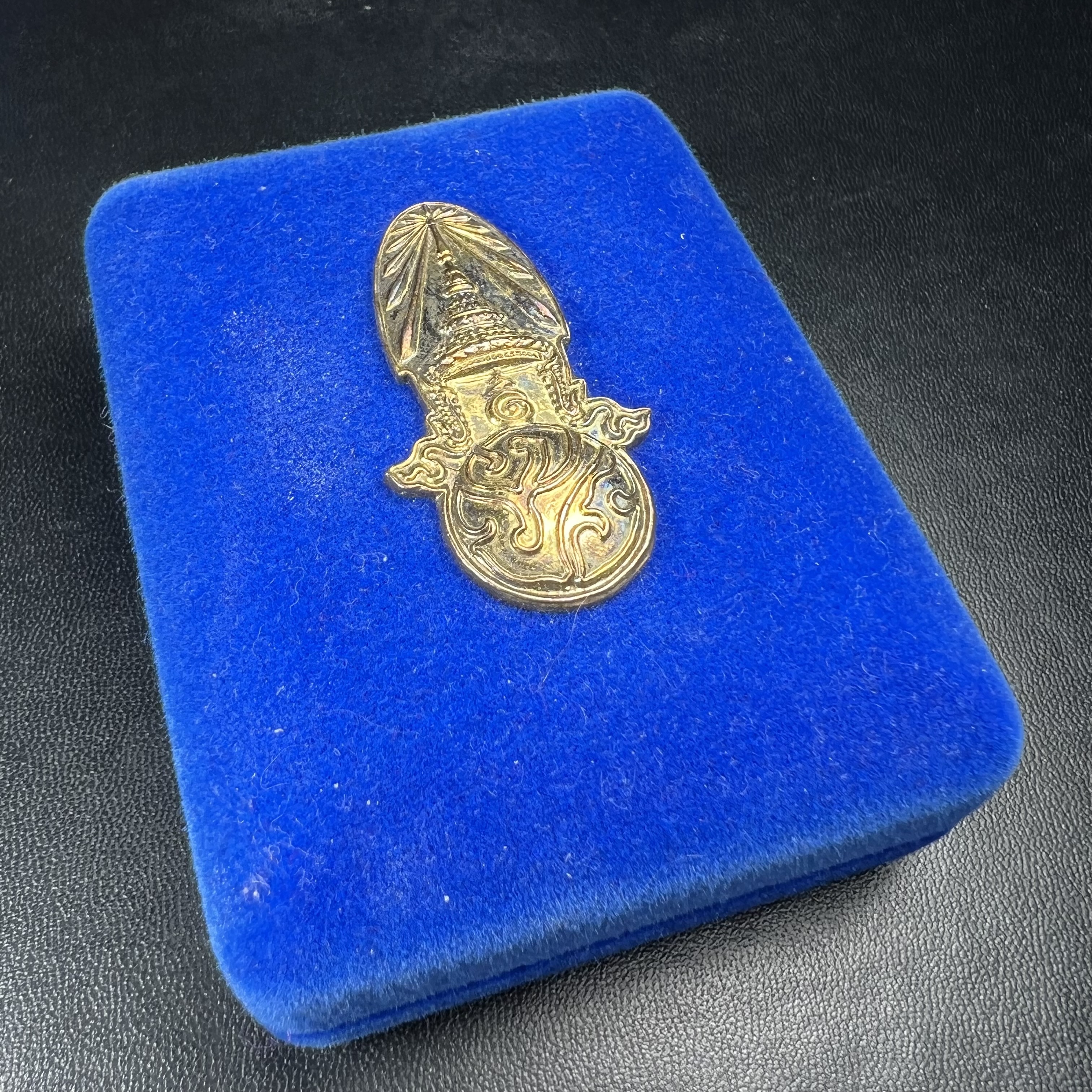 พระกริ่ง-พระชัยวัฒน์ นวราชบพิตร วัดตรีทศเทพ ปี 2530 เนื้อนวโลหะ(1ใน 500 ชุด สุดหายาก)จัดสร้างในวาระพระบาทสมเด็จพระเจ้าอยู่หัวรัชกาลที่ 9 เจริญพระชนมพรรษา 5 รอบนักษัตริย์(ในหลวงรัชกาลที่9เสด็จเททอง) (สภาพสวยครบสมบูรณ์))พิธีใหญ่ รุ่นยอดนิยม