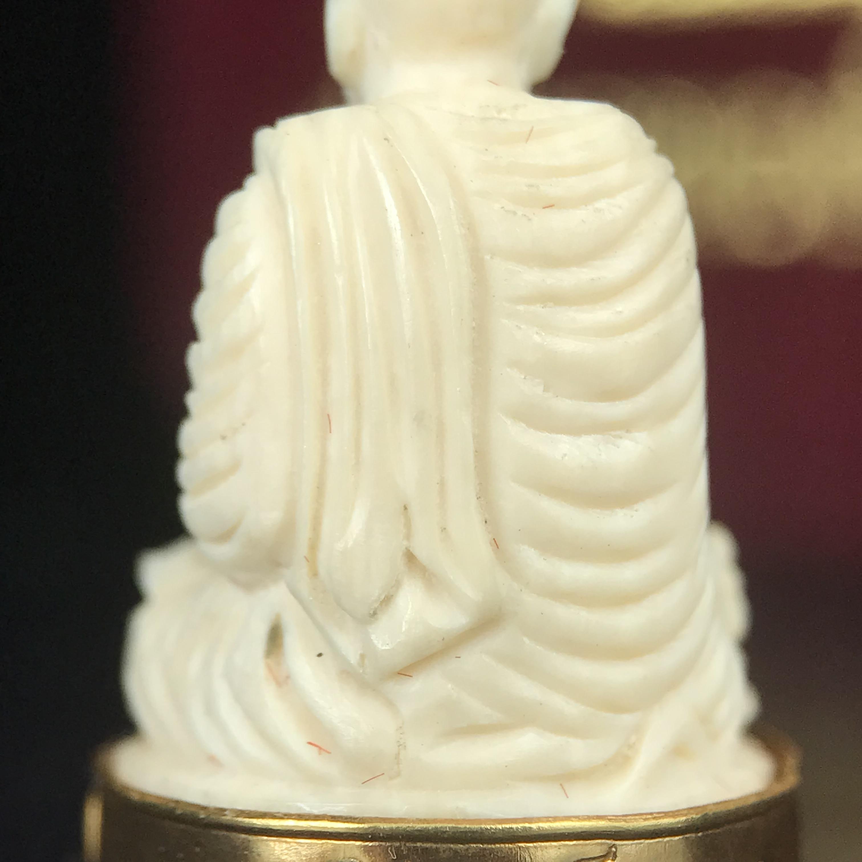 สมเด็จพระพุฒาจารย์ (โต พรหมรังสี) รุ่นคชสารหมื่นปี พ.ศ.2542 พิมพ์ลอยองค์(ฐานหุ้มทองคำ) ตอกโค๊ตและหมายเลข ๑๒๑๔ สภาพสวยสมบูรณ์กล่องบรรจุเดิมครบ (เลขสวยผลรวมได้แปด มีกินมีใช้ไม่มีหมด)(1ใน 9999 องค์)หายากพบเจอน้อยมาก