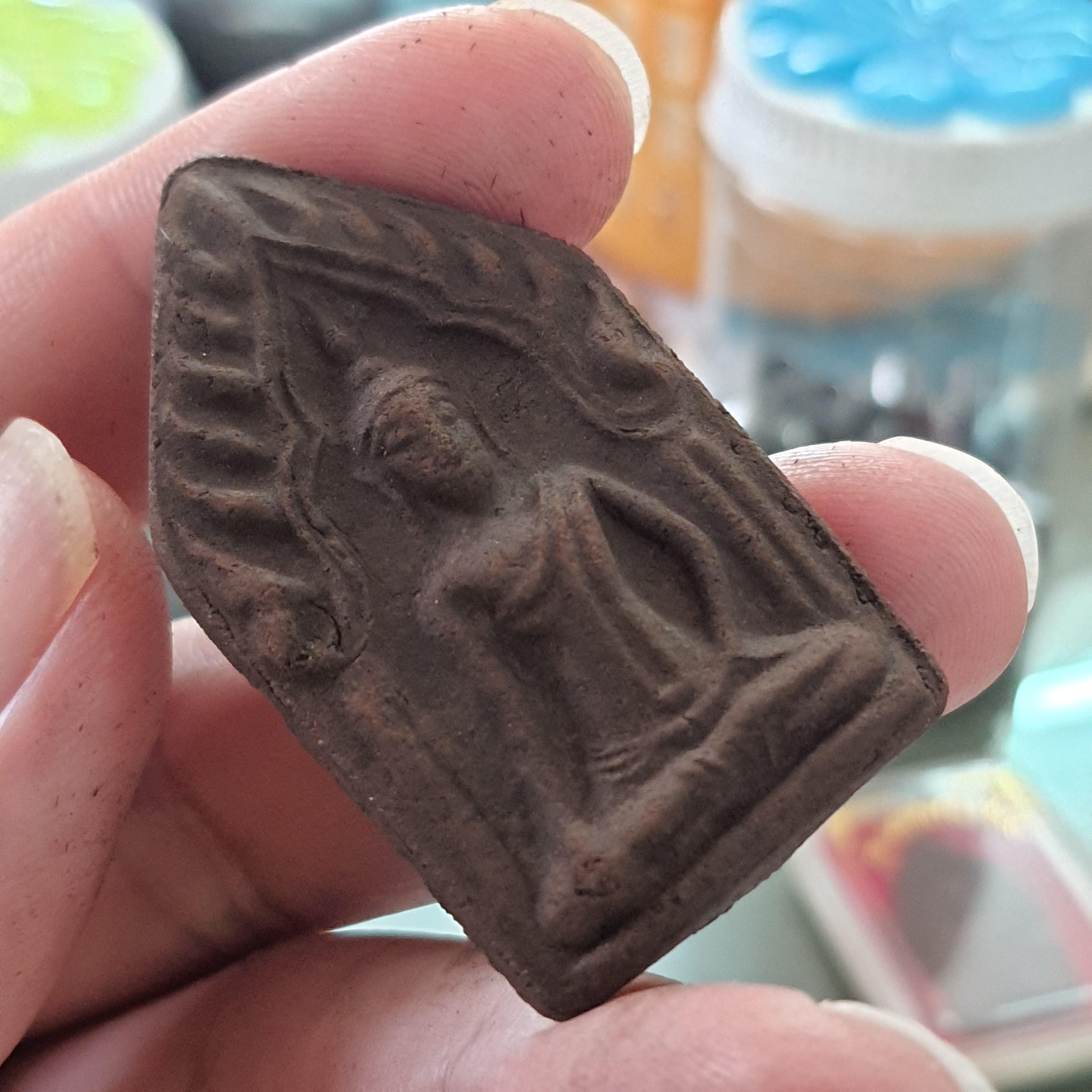 พระเครื่อง ขุนแผน เนื้อแร่เหล็กน้ำพี้ แบบที่ 2 พระขุนแผน พระเครื่องพระขุนแผน ขุนแผนห้อยคอ ขุนแผนแขวนคอ พระขุนแผนแท้ ขุนแผนมหาเสน่ห์ บูชาขุนแผน ขุนแผนแท้