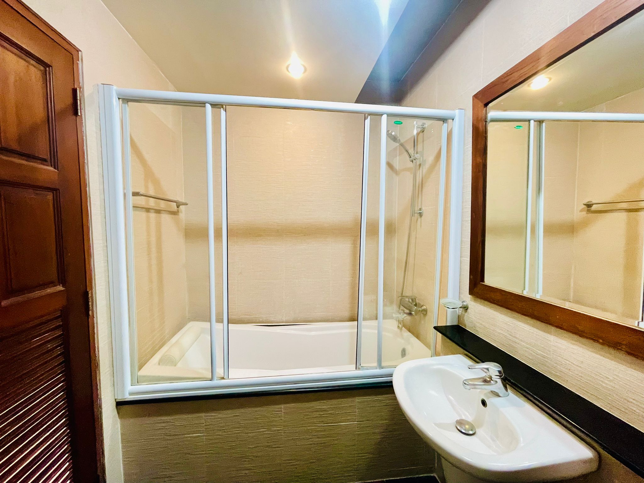 For Rent : Kata, 2-Storey Twin House, 3 bedrooms 3 bathrooms