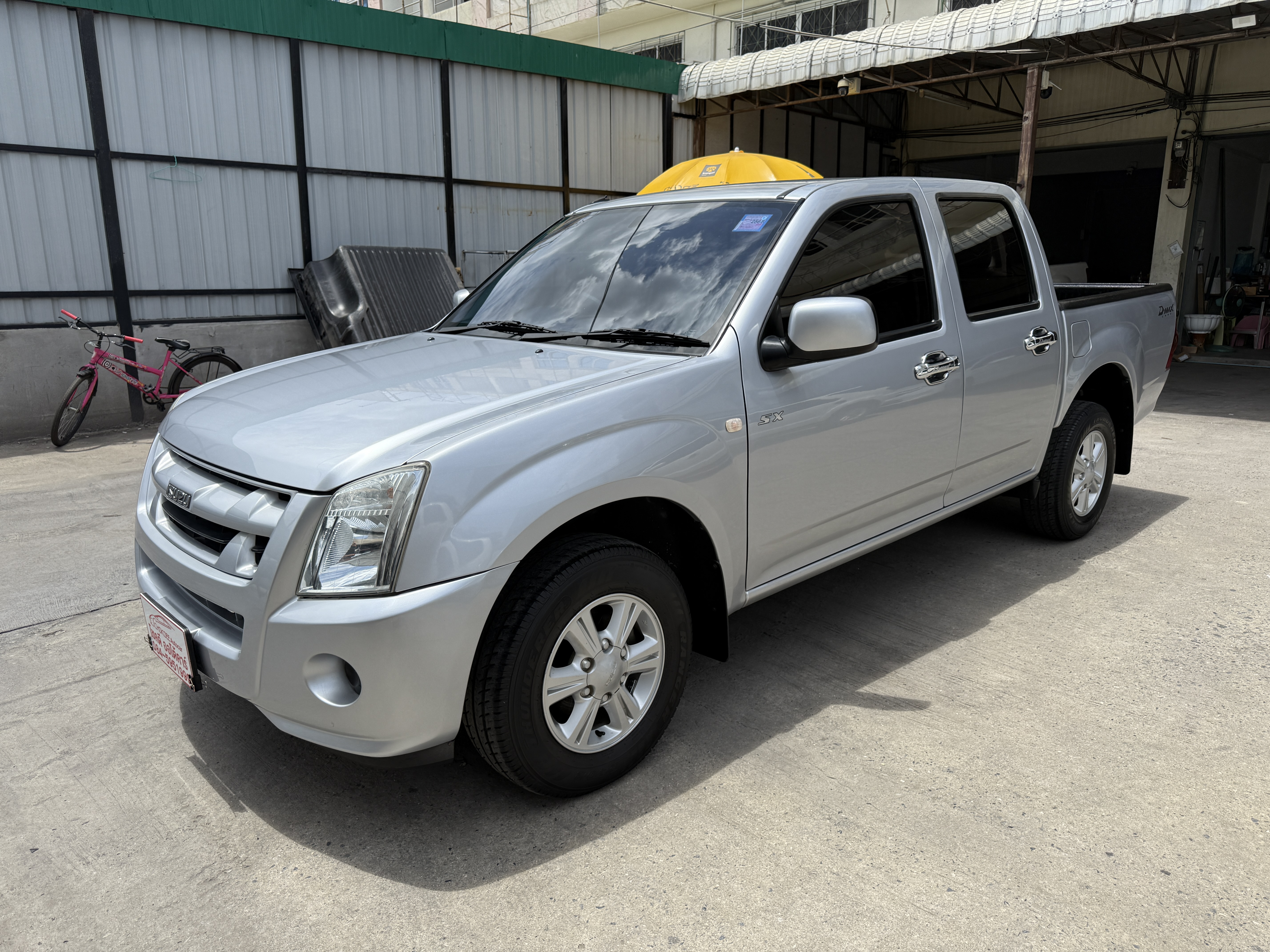 Isuzu Dmax 4ประตู SX 2.5 2010 เงิน