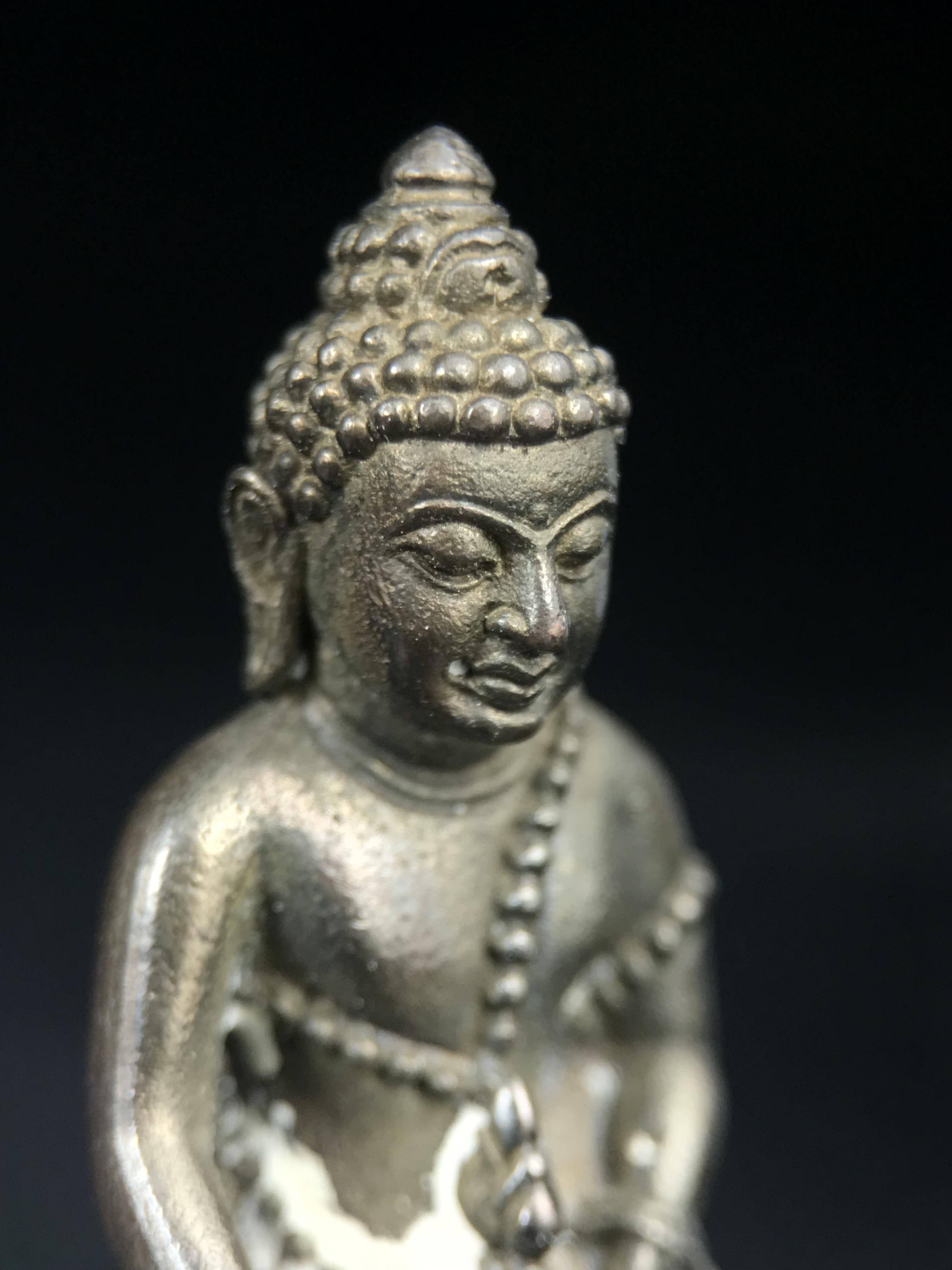 พระกริ่งศิรากาศ ภปร.(พระกริ่งคุ้มเกล้า)วัตถุมงคล"คุ้มเกล้าฯ" มูลนิธิ “คุ้มเกล้า” ในพระบรมราชูปถัมภ์ จัดสร้าง โรงพยาบาลภูมิพล เนื้อนวโลหะ(พิมพ์หน้าไทย)(ในหลวงรัชกาลที่9เสด็จเททอง)(พิธีใหญ่)(นิยม)