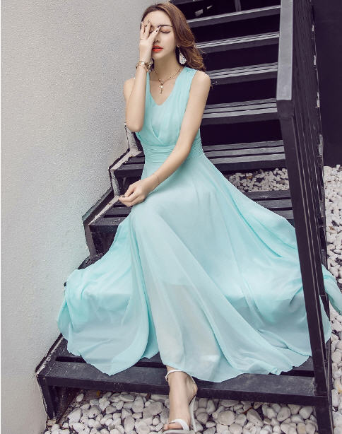 ชุดเดรสยาวผ้าชีฟองสีเขียวมิ้น คอวี แขนกุด กระโปรงพลิ้ว สวยชิค