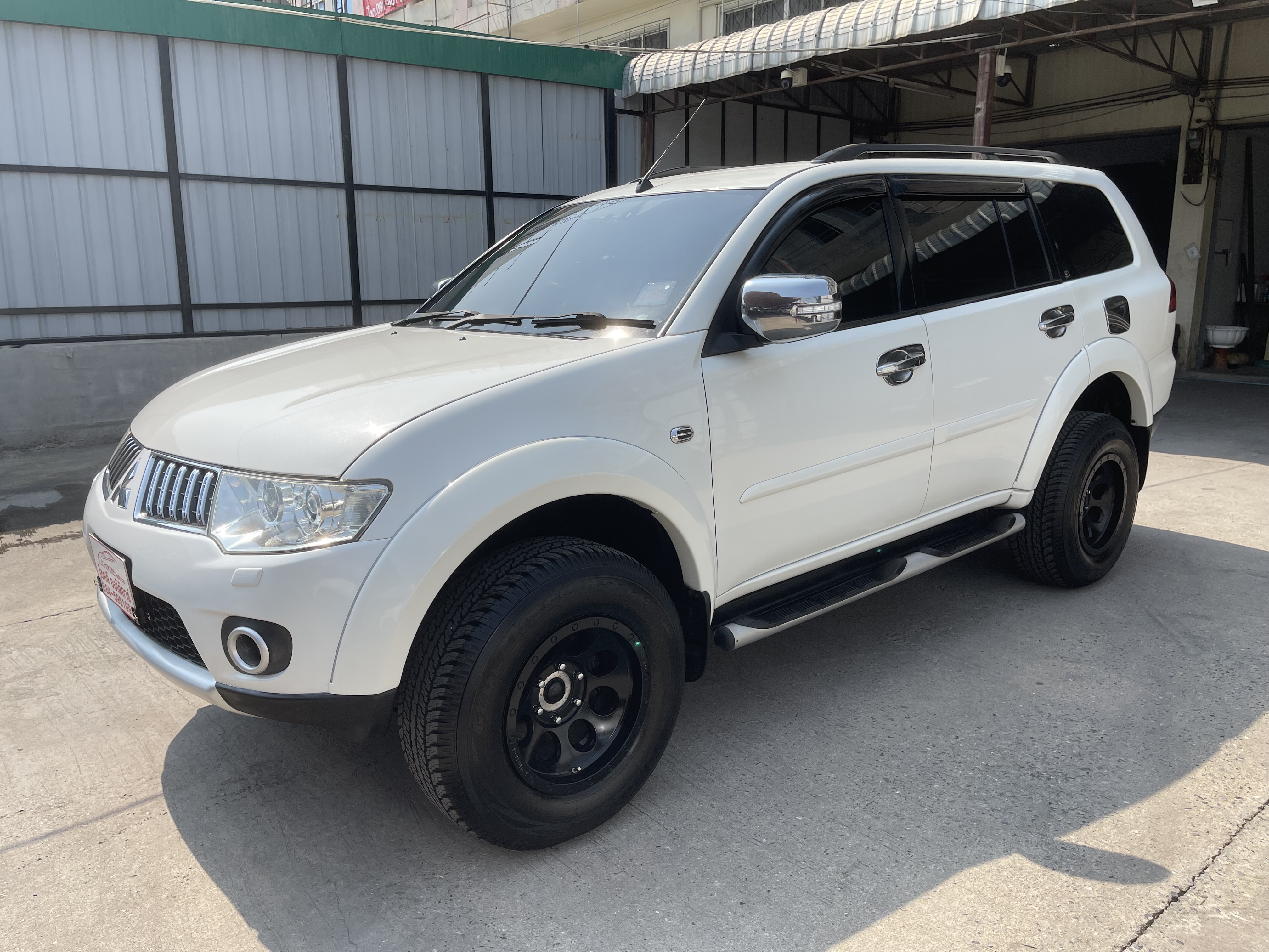 Mitsubishi Pajero Sport 2.5 GT 4WD At 2013 ขาวมุก