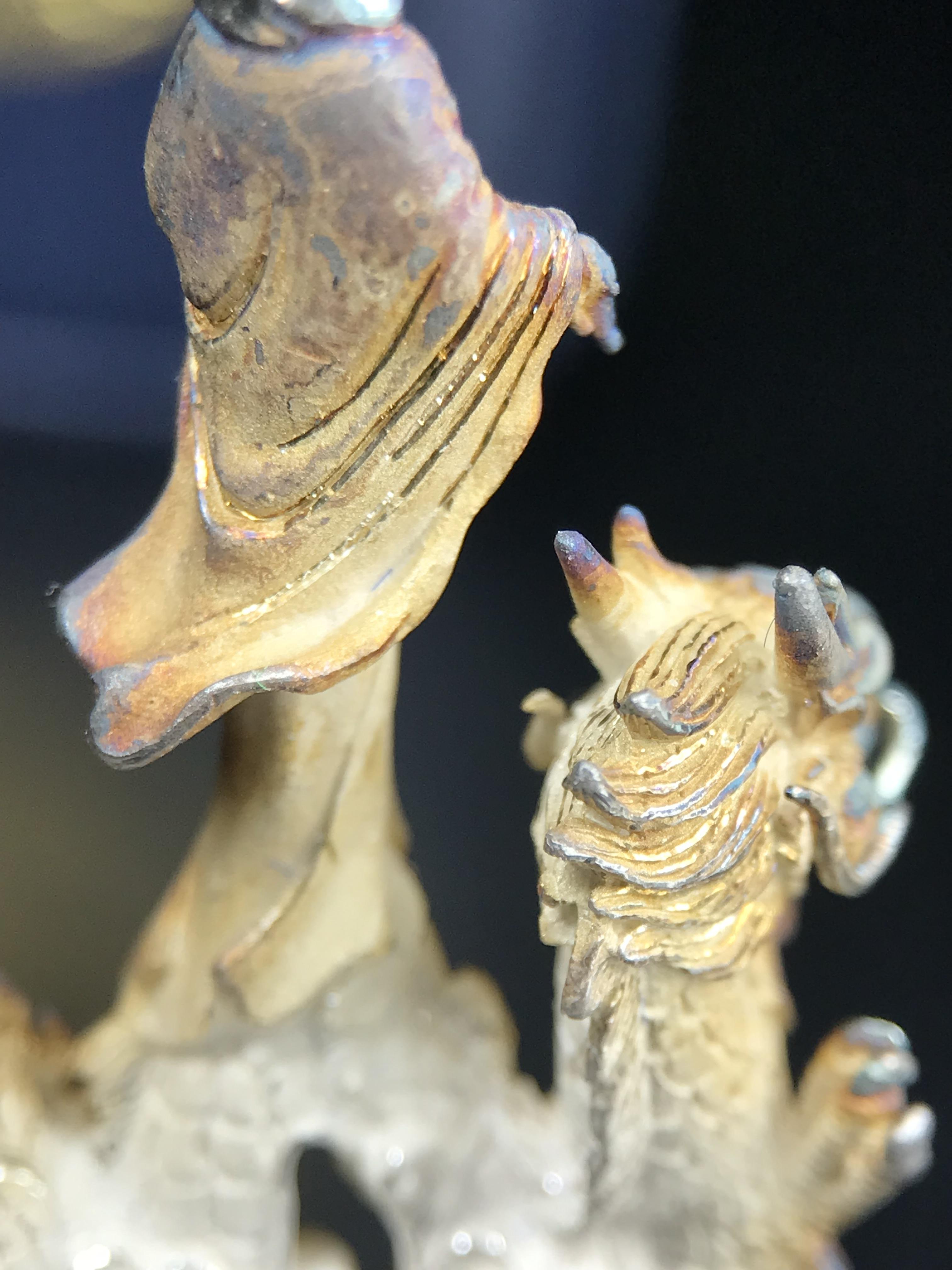 รูปหล่อลอยองค์พระโพธิสัตว์กวนอิม ทรงประทับมังกร จ.ระนอง ปี 2539 เนื้อเงิน พิมพ์ใหญ่(ผิวรุ้งไฟ)(สภาพผิวเดิมขึ้นสีรุ้งธรรมชาติสวยแบบนิยม)(เสน่ห์พระเนื้อเงินสีสันที่ธรรมชาติสรรค์สร้าง)เฉลิมฉลองในวโรกาสที่พระบาทสมเด็จพระเจ้าอยู่หัวทรงครองสิริราชสมบัติครบ50ปี