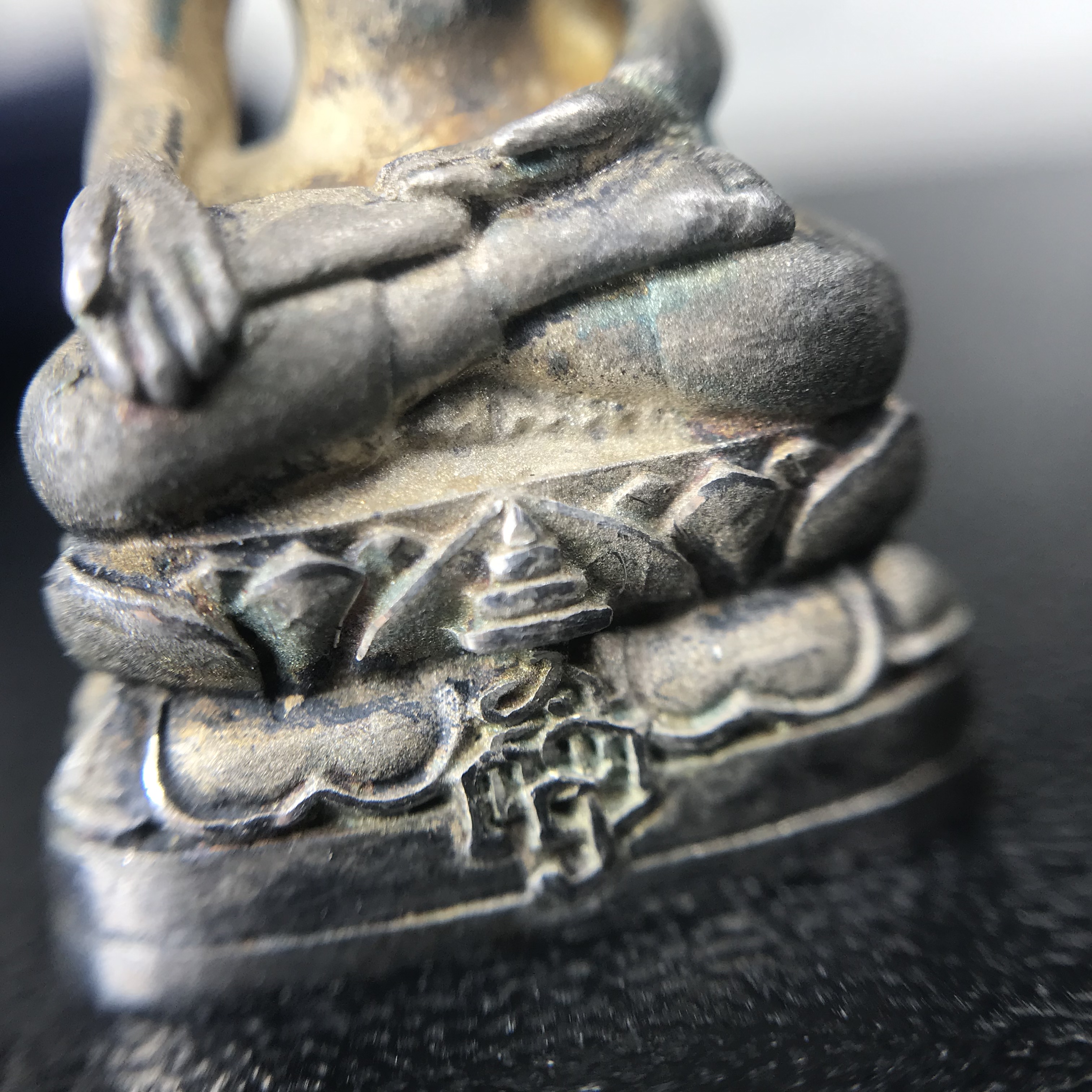 พระกริ่งไพรีพินาศ ญสส.มูลนิธิพิทักษ์ดวงตาประชาชน ฉลองศิริราชสมบัติครองราชย์ 50 ปี เนื้อเงิน(ผิวเดิม ขึ้นรุ้งธรรมชาติ แบบนิยม สวยมาก) พร้อมกล่องบรรจุเดิมและการ์ดใบรับรองเดิมครบ