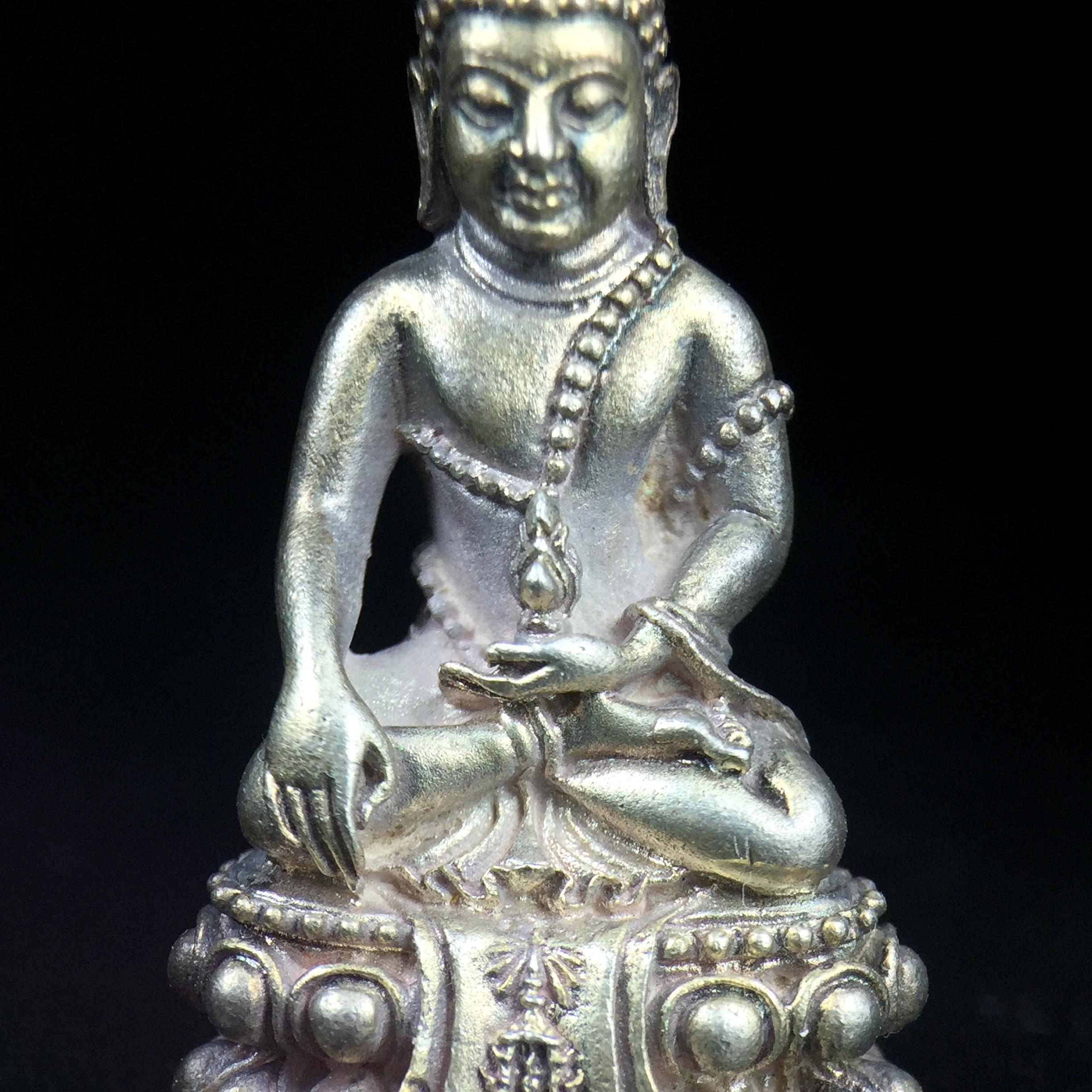 พระกริ่งศิรากาศ ภปร.(พระกริ่งคุ้มเกล้า)วัตถุมงคล"คุ้มเกล้าฯ" มูลนิธิ “คุ้มเกล้า” ในพระบรมราชูปถัมภ์ จัดสร้าง โรงพยาบาลภูมิพล เนื้อเงิน(พิมพ์หน้าไทย)(สภาพผิวเดิมขึ้นน้ำทองทั่วองค์สวย)(รัชกาลที่9เสด็จเททอง)(พิธีใหญ่)(นิยม)