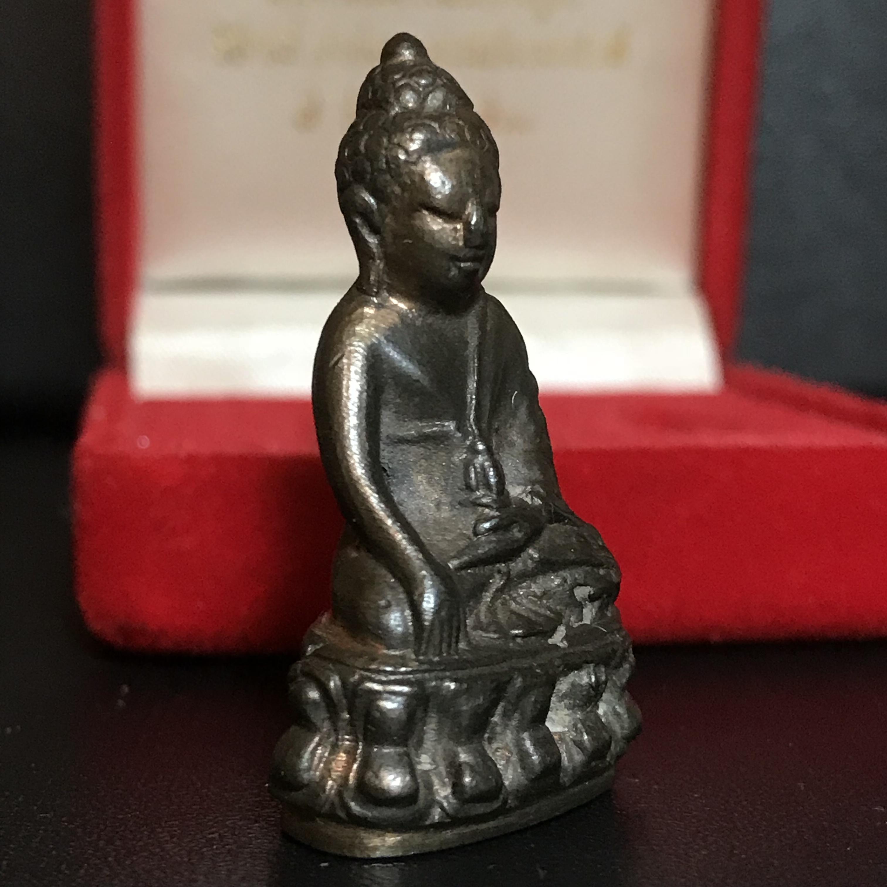 พระกริ่ง-พระชัยวัฒน์ ปวเรศ ปี2530 วัดบวรนิเวศราชวรวิหาร(ในหลวง ร.9 เสด็จเททอง)(บรรจุเส้นเกศาในหลวงรัชกาลที่9)