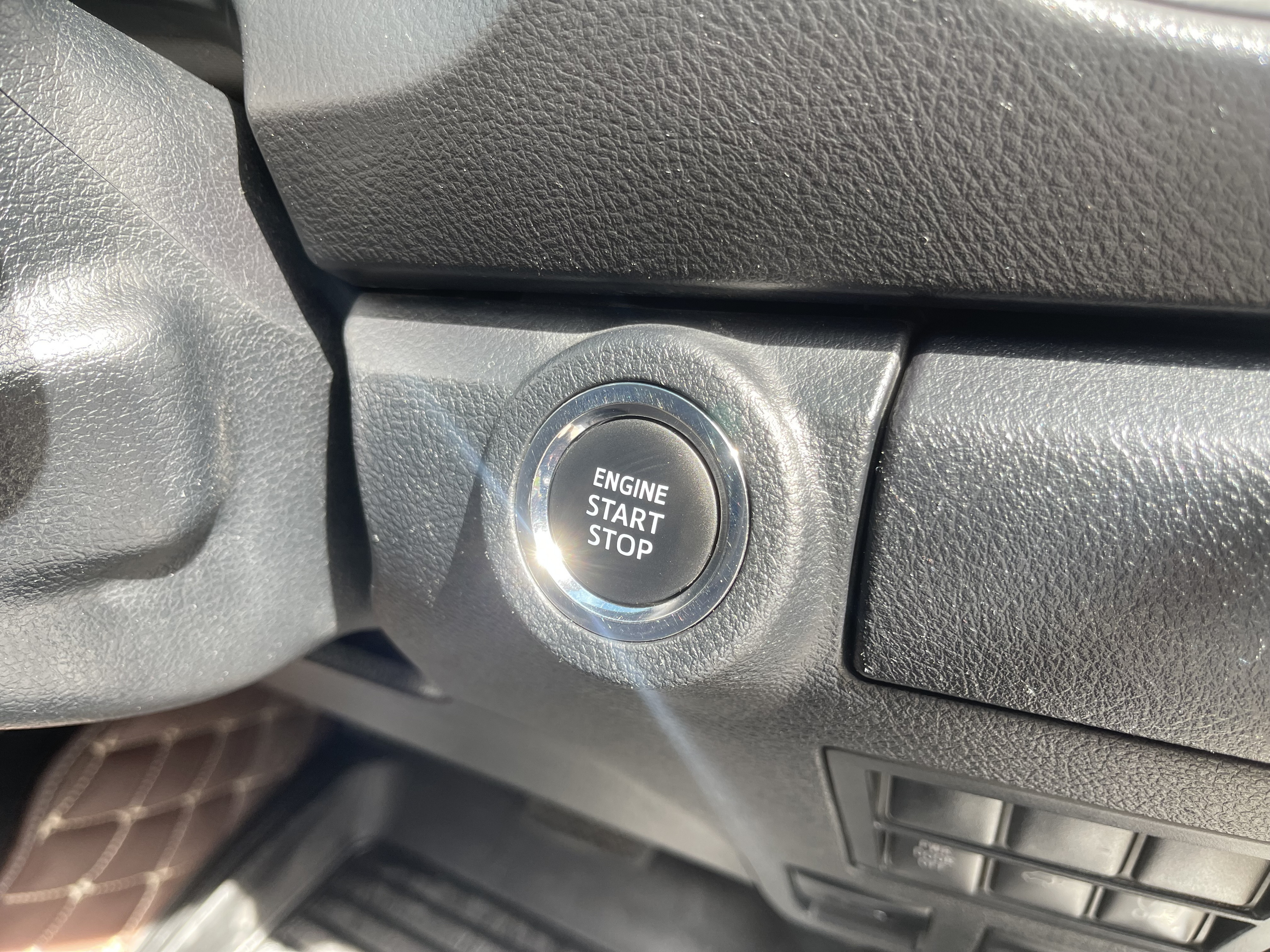 Toyota Fortuner 2.8 V 2WD At 2016 ขาวมุก