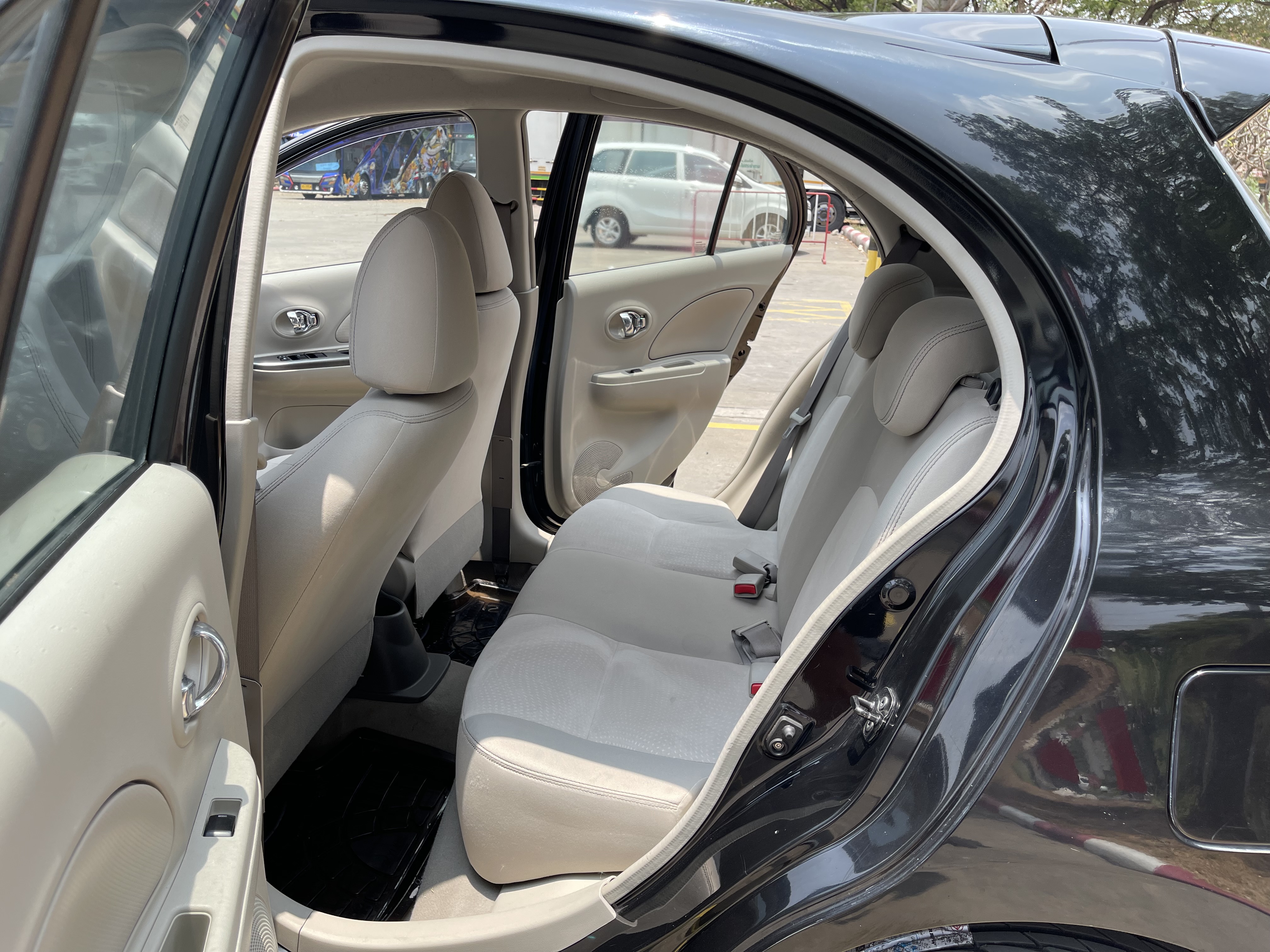 Nissan March 1.2 V At 2013 ดำ