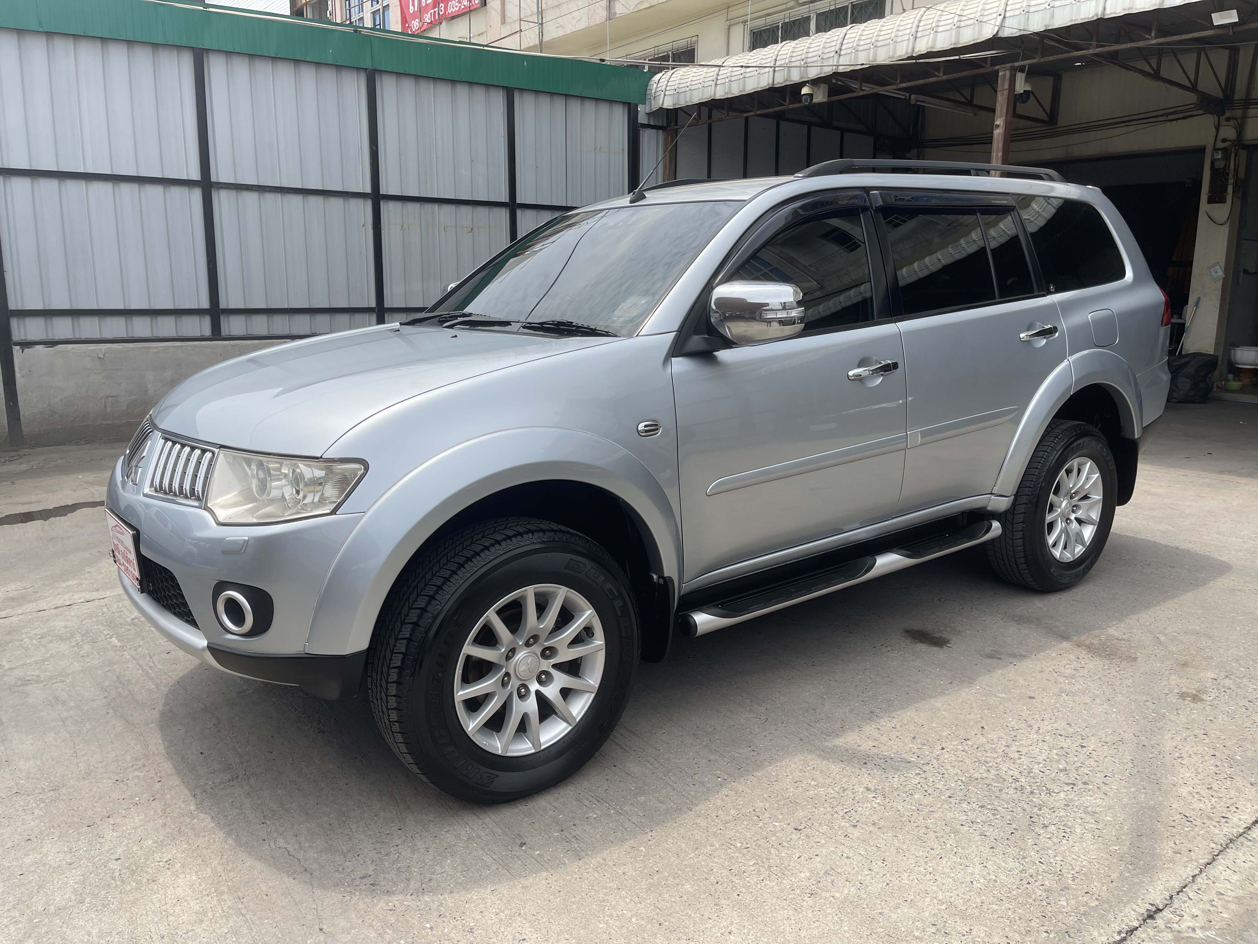 Mitsubishi Pajero Sport 2.5 GT 2WD At 2012 เงิน