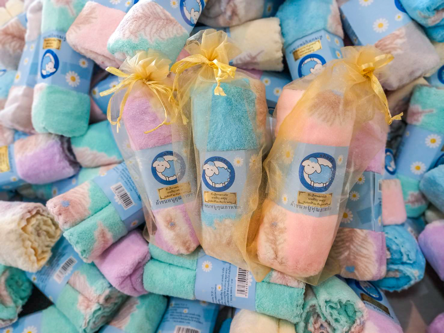 ของชำร่วยงานศพ ผ้าเช็ดผม ขนเป็ด หนานุ่ม ในถุงผ้า