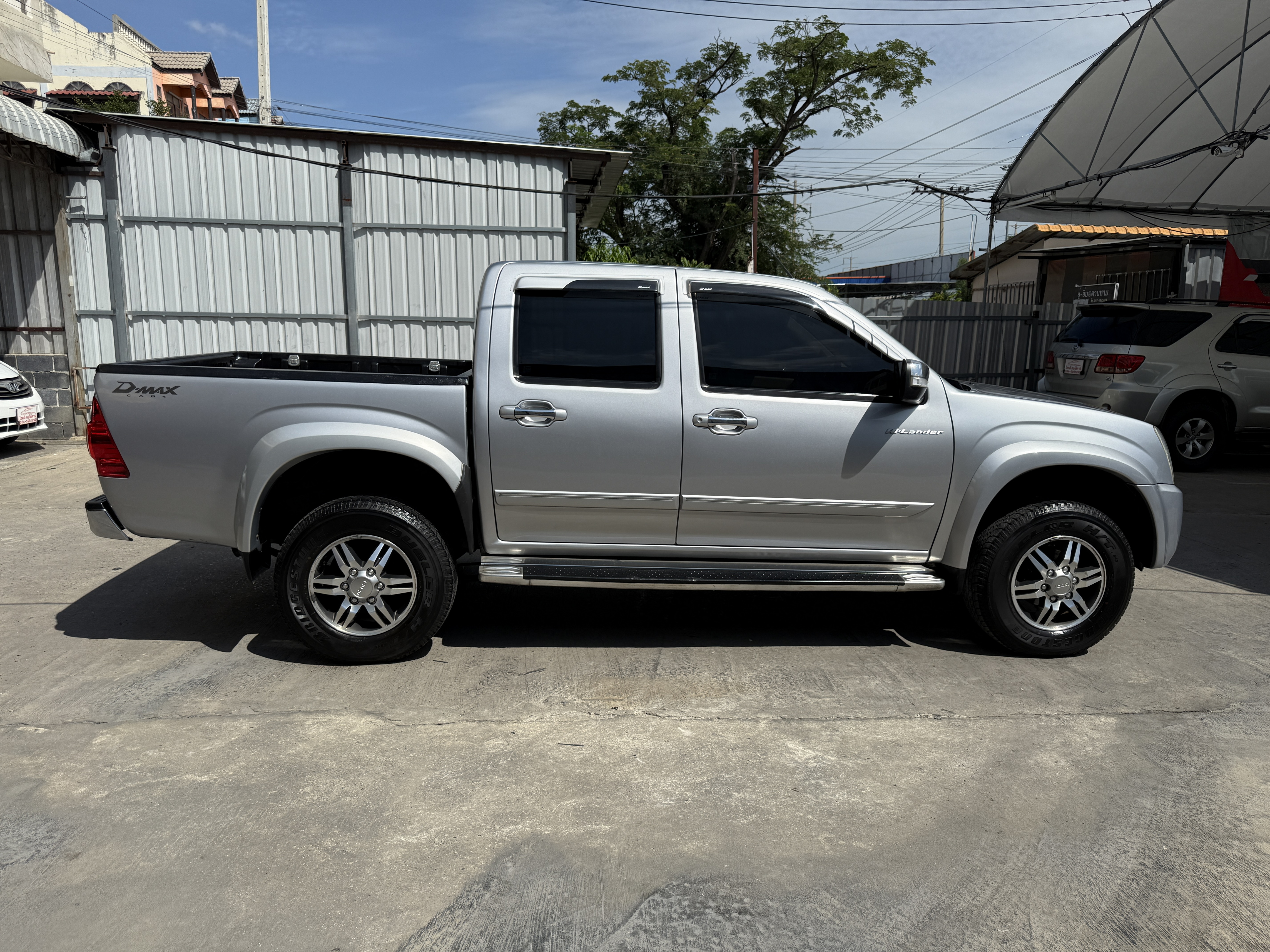 Isuzu Dmax 4ประตู Hilander 2.5 Abs 2010 เงิน