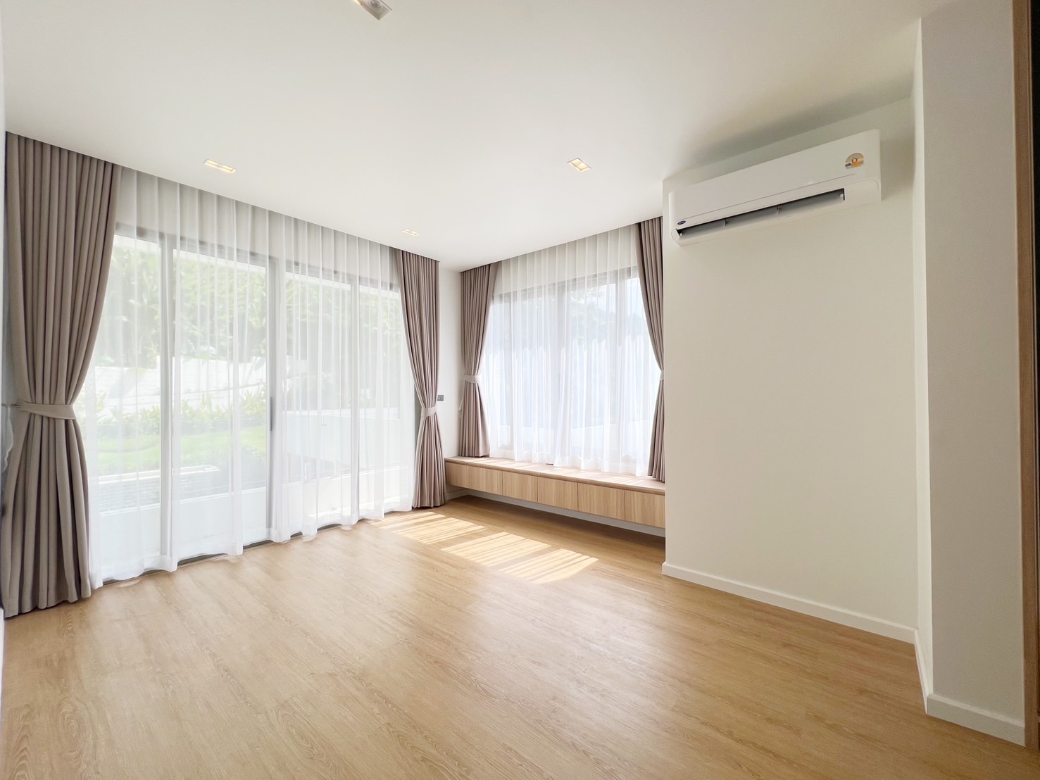 For Sales : Kathu, Loch Palm Villa, 4 Bedrooms 6 Bathrooms