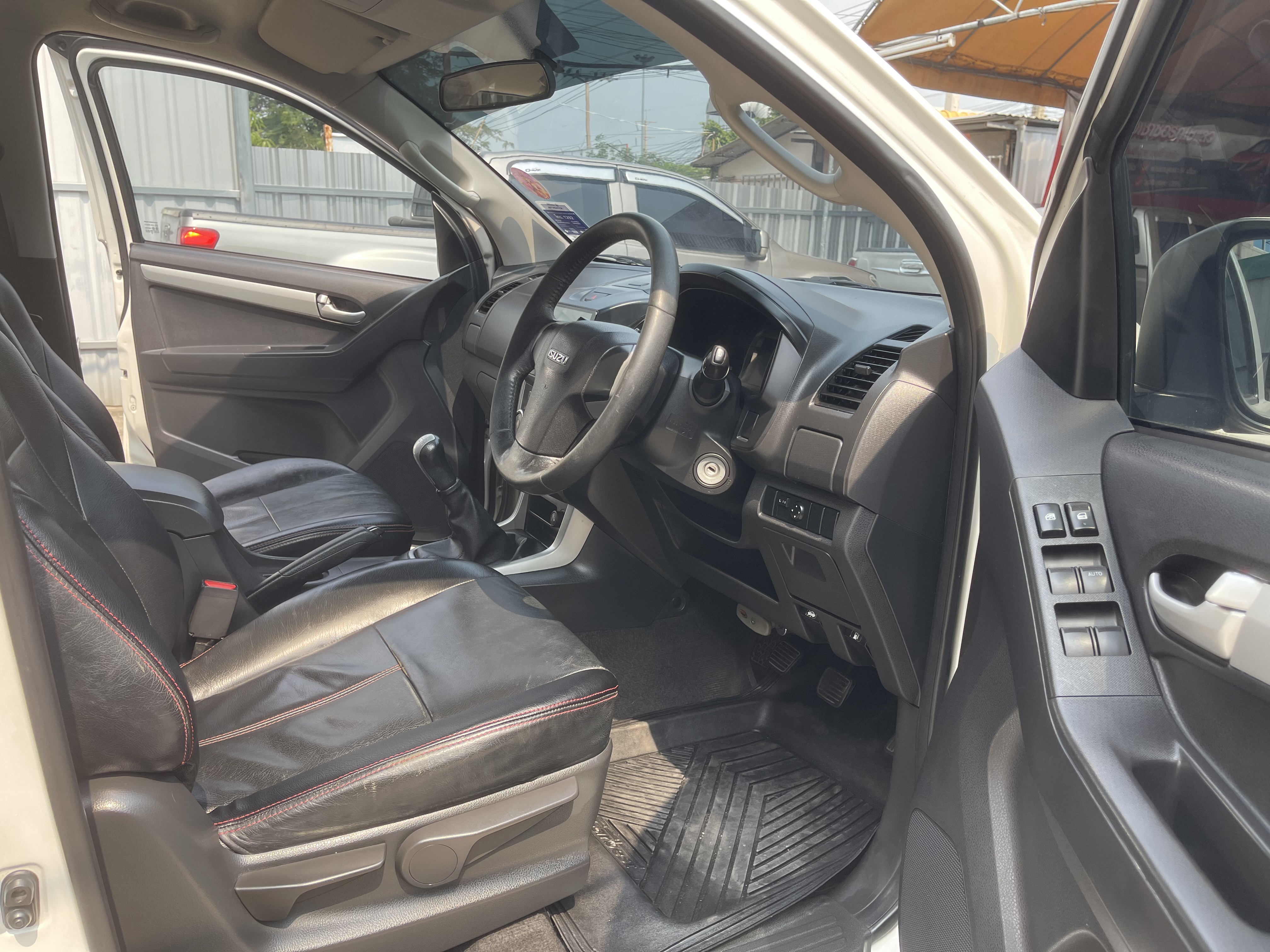 Isuzu Dmax All New 4ประตู Hilander 2.5 Vgs Z Dvd 2013 ขาวมุก