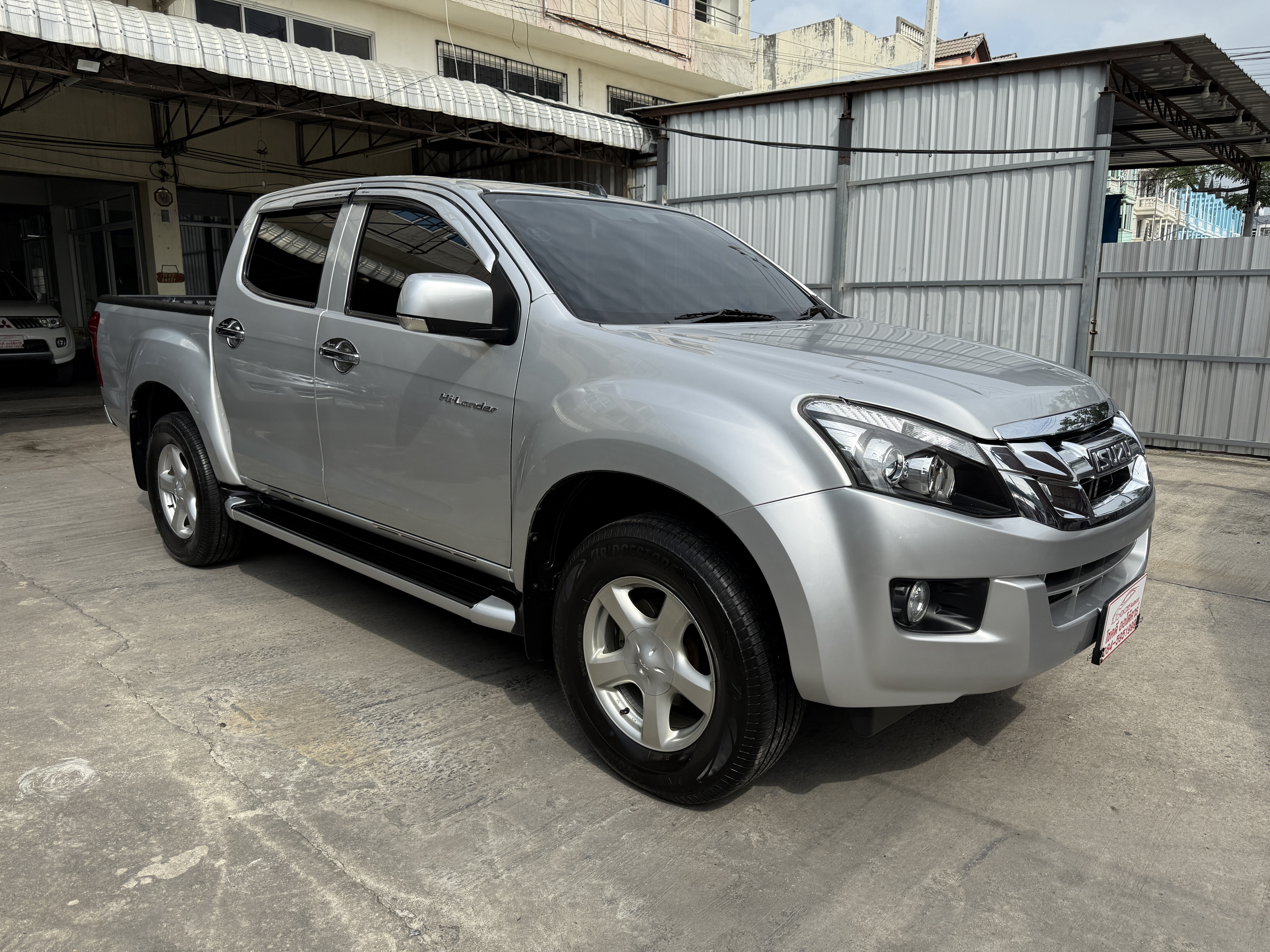 Isuzu Dmax All New 4ประตู Hilander 2.5 Vgs Z Dvd 2013 เงิน