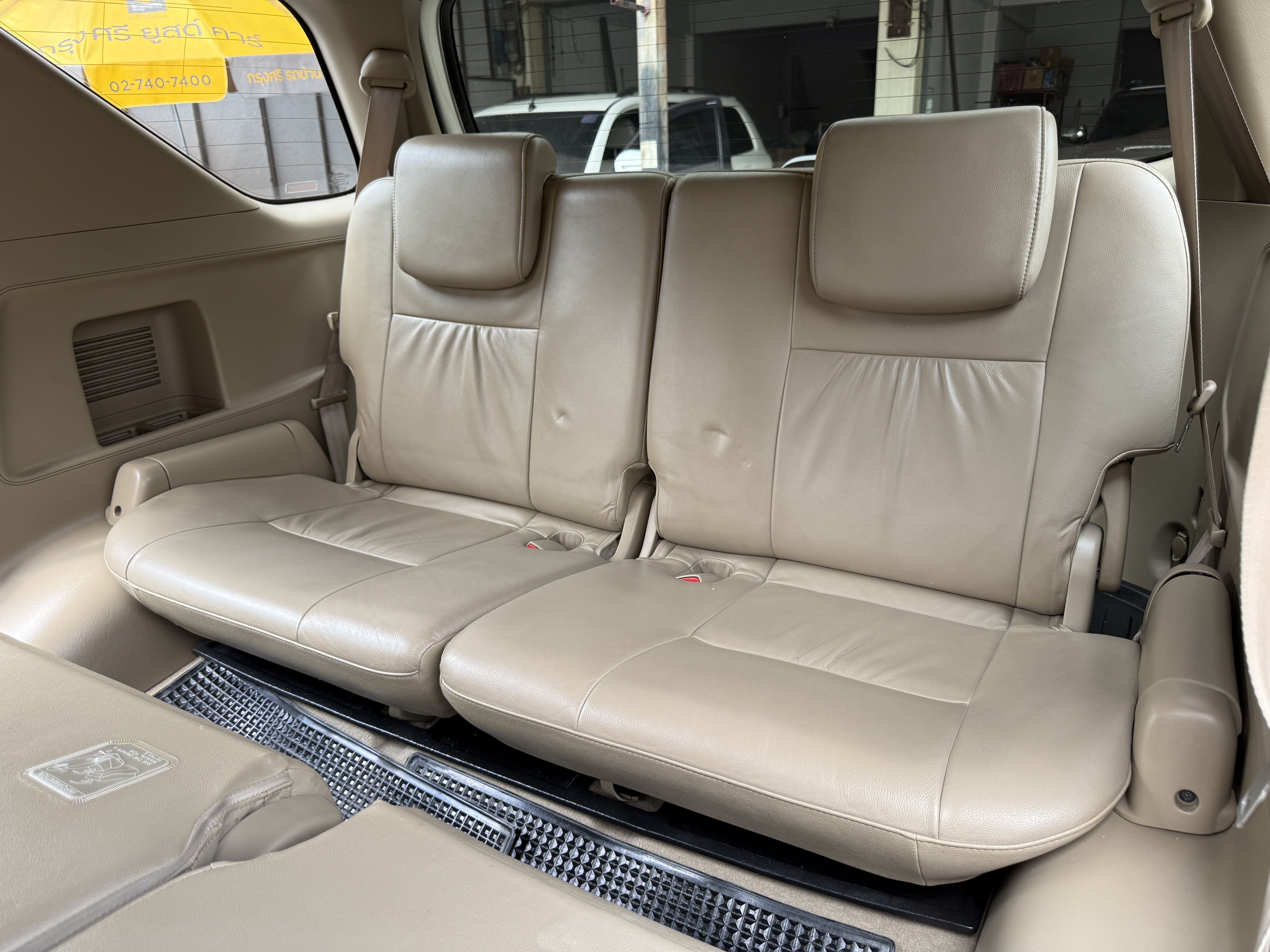 Toyota Fortuner 3.0 V 2WD At 2010 เงิน