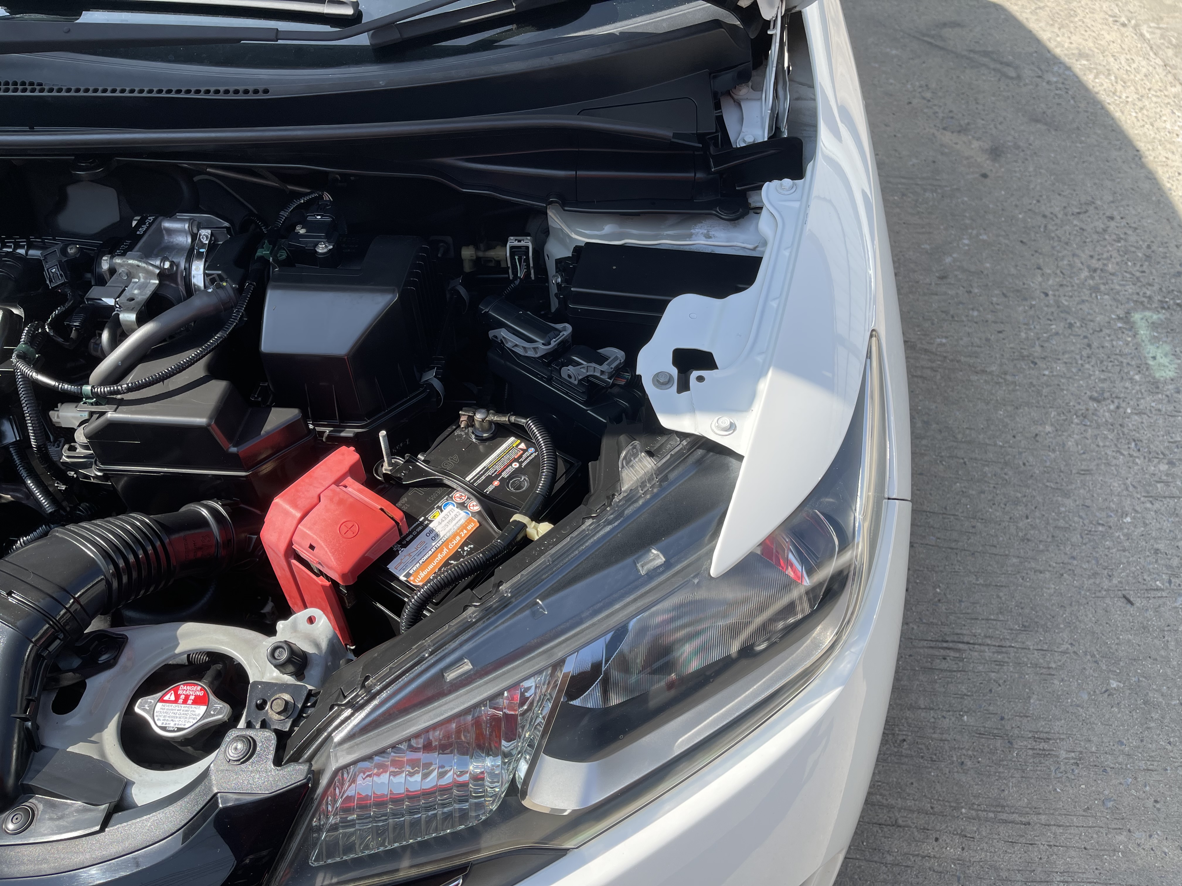 Honda Jazz 1.5 V+ At ปี 2016 ขาว