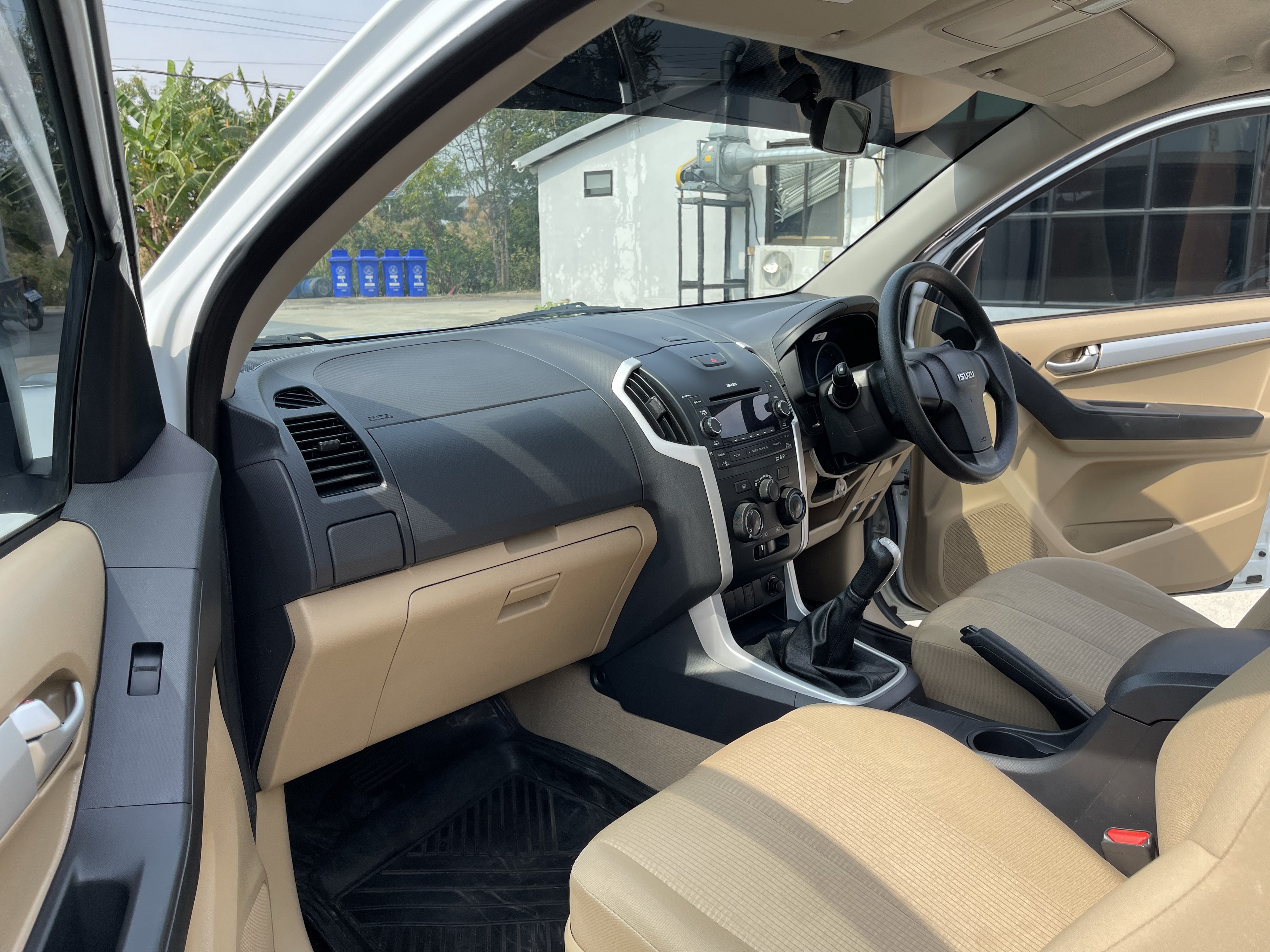 Isuzu Dmax All New Cab 1.9 L 2017 ขาว