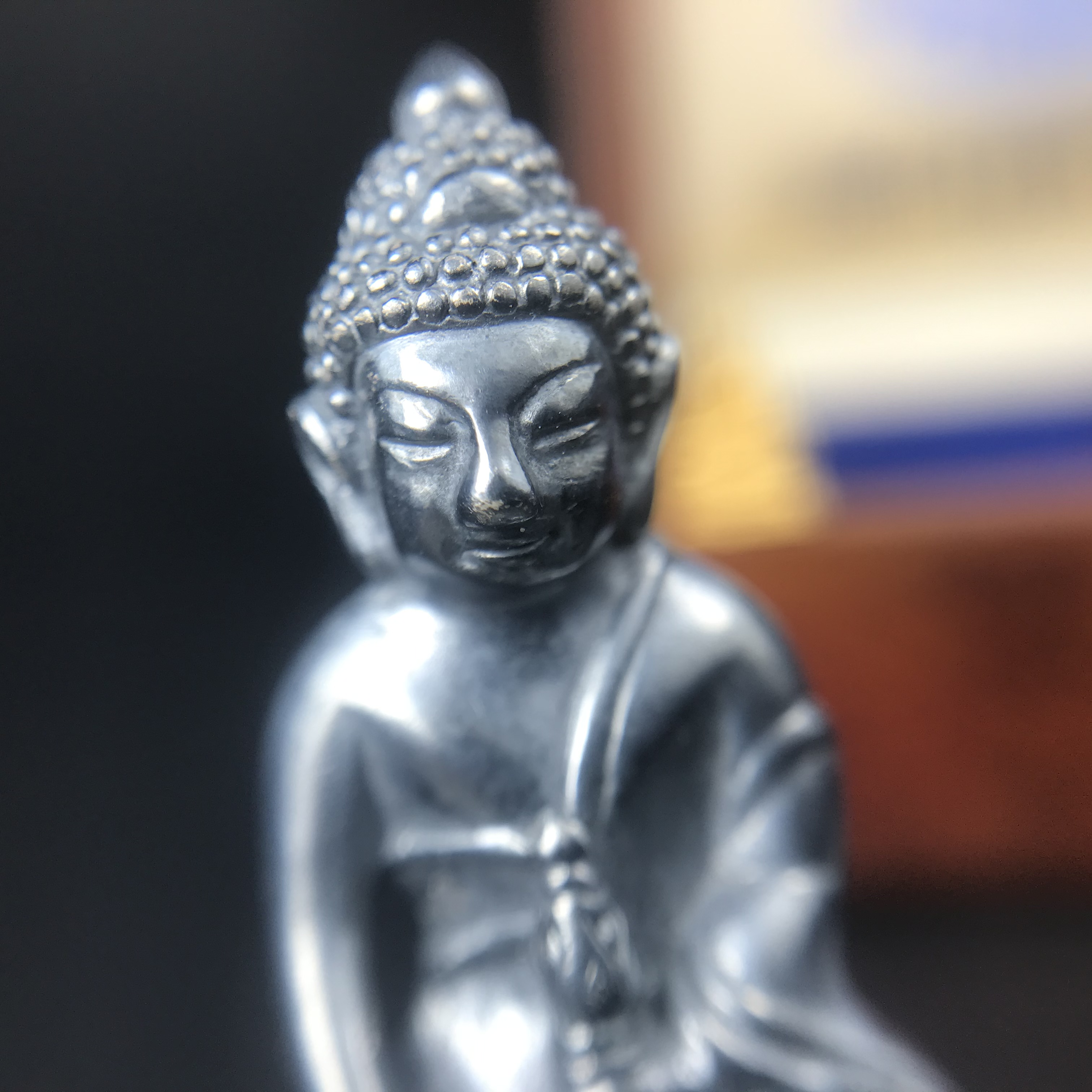 พระกริ่งสมเด็จญาณ วัดบวรนิเวศวิหาร เนื้อเงินบริสุทธิ์ 92.5% ตรากาญจนาภิเษกทองคำ+พระชัยวัฒน์ไพรีพินาศ เนื้อทองคำ พระราชทานแจกเมื่อ 3 ตุลาคม 2538 มาพร้อม กล่องลายไม้สุดหรู(ครบชุด หายาก)