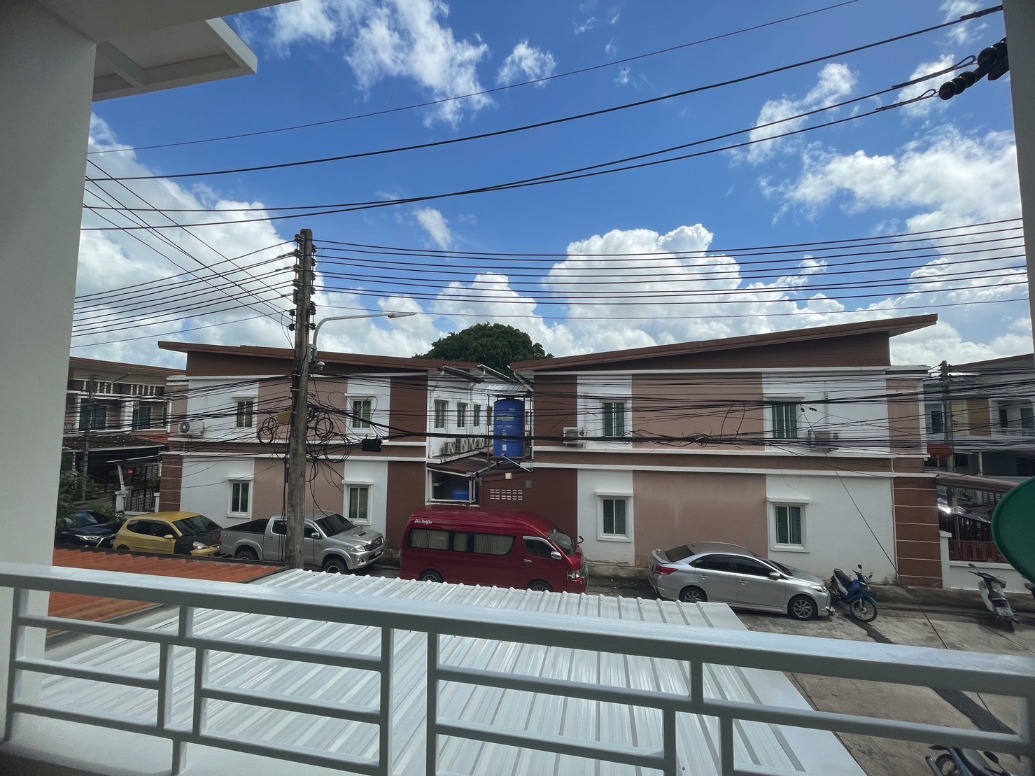 For Sale : Talad Yai, 2-Storey Townhome, 3 Bedrooms 2 Bathrooms