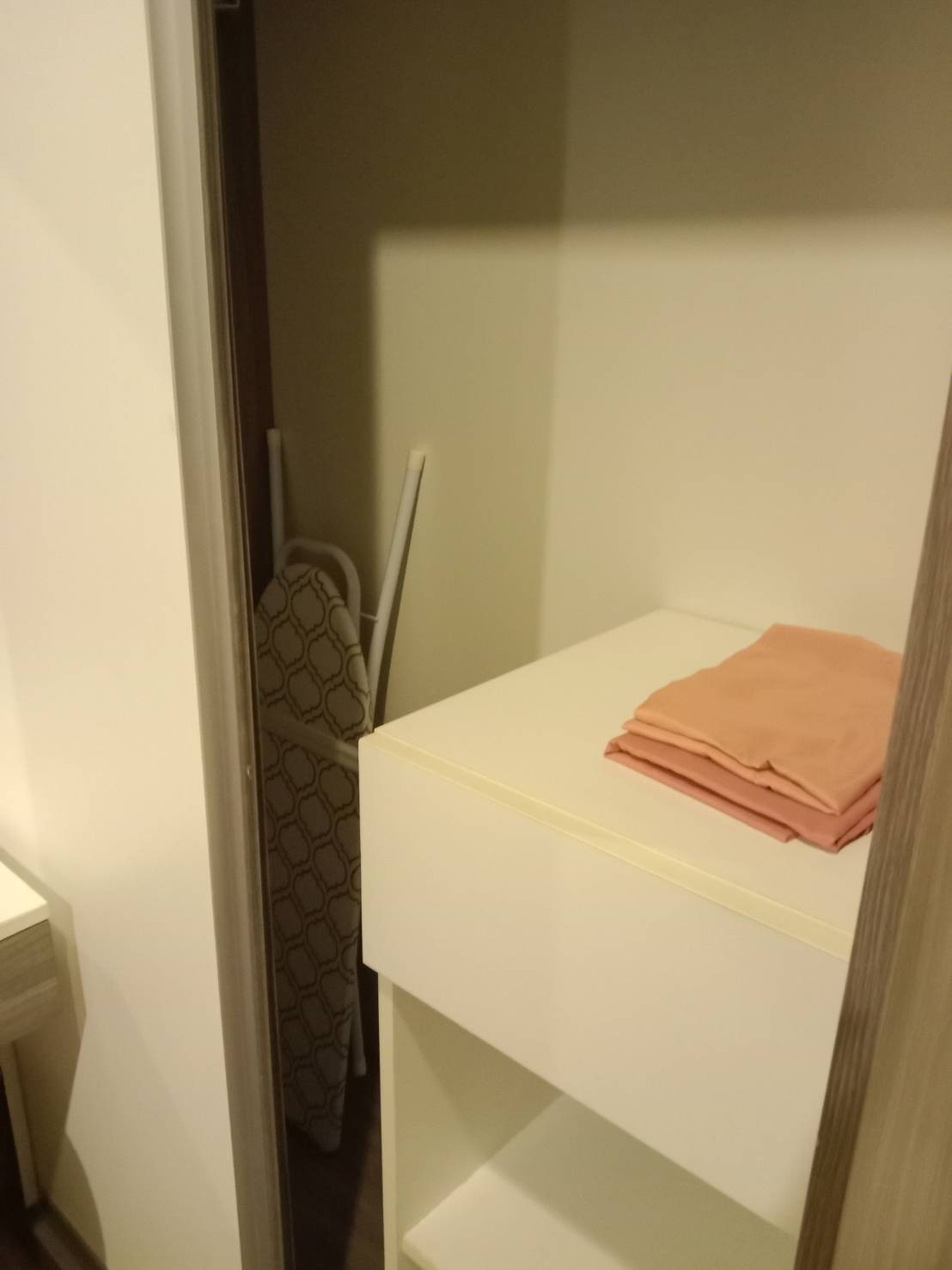 For Rent : Wichit, The Base Downtown, 1 Bedroom 1 Bathroom, 5th flr., Garden View.