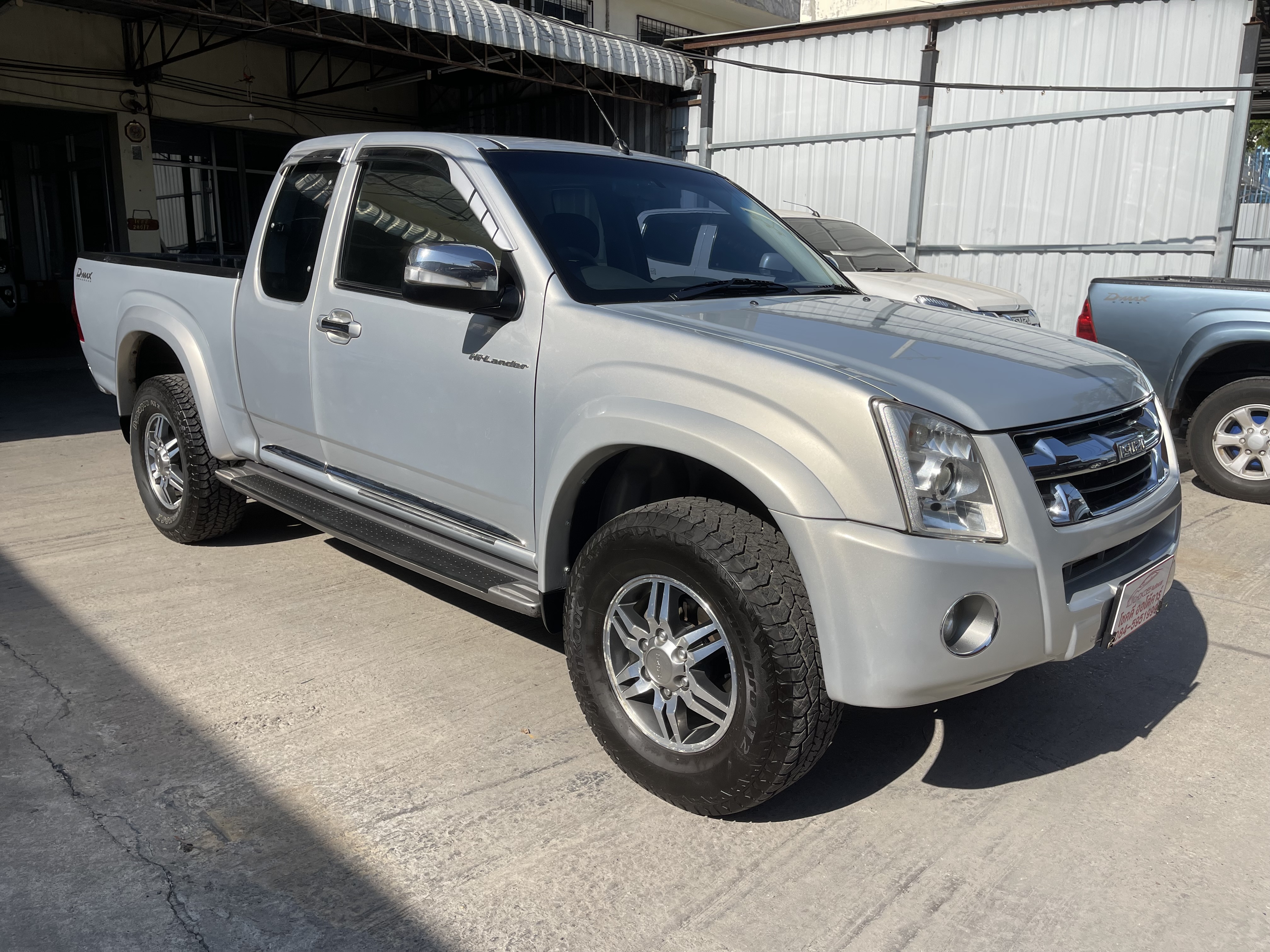 Isuzu Dmax Cab Hilander 2.5 Abs 2011 เงิน