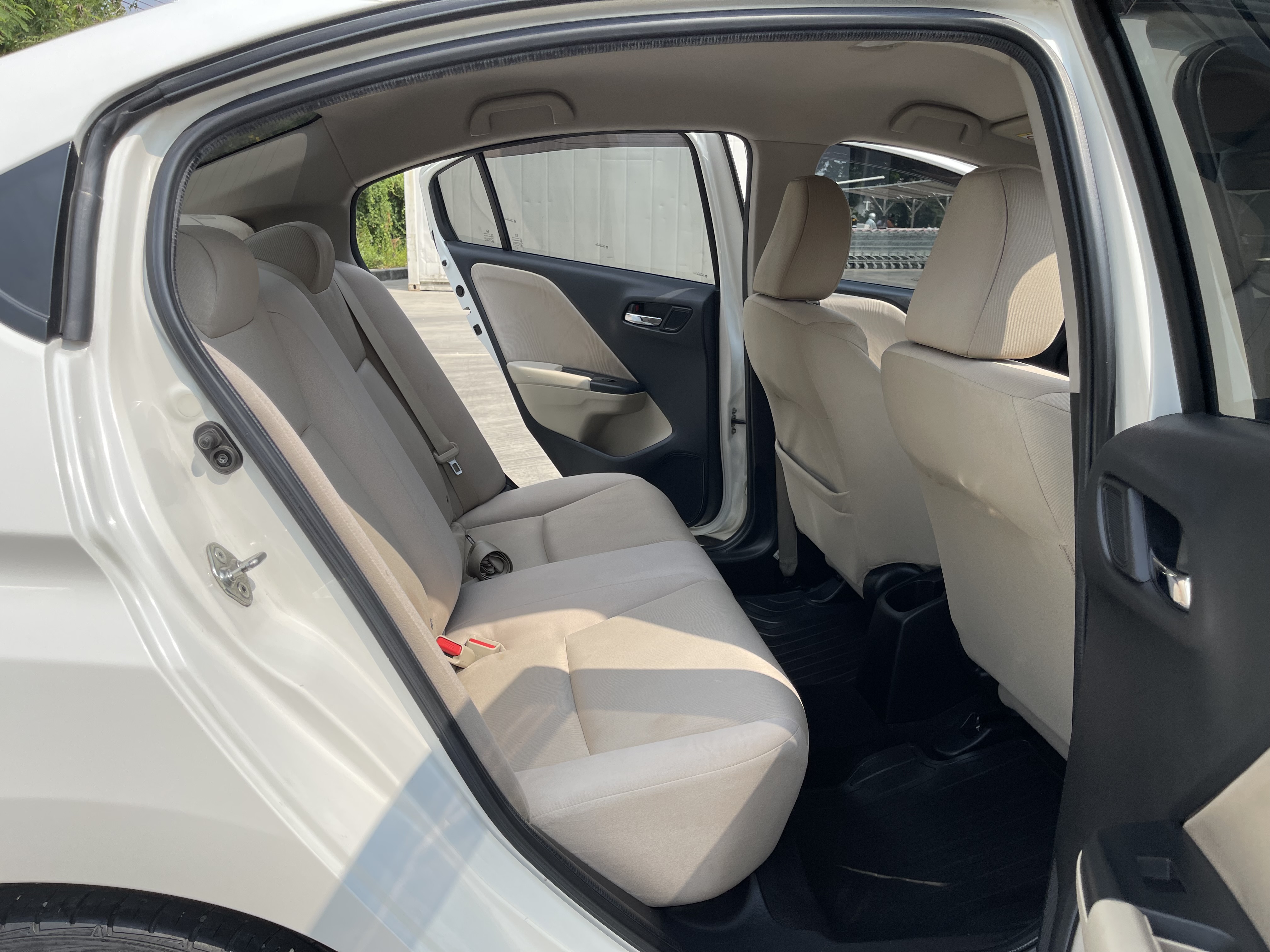 Honda City 1.5 V At 2014 ขาว