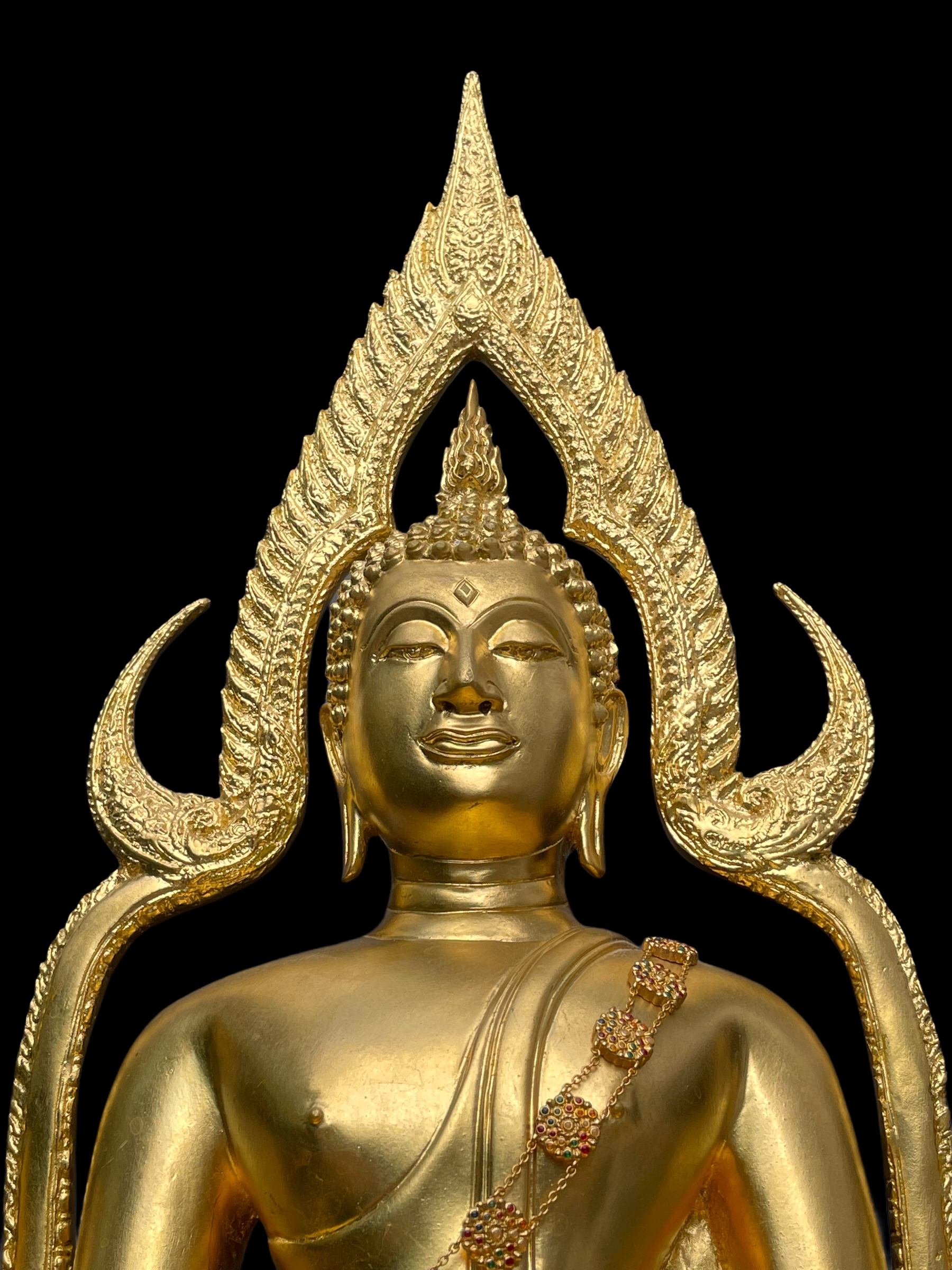 พระพุทธชินราช(จำลอง)ภปร. 84พรรษา เนื้อโลหะ ลงรักปิดทอง 100% ขนาดหน้าตัก 9 นิ้ว(ใต้ฐานบรรจุพระพุทธชินราชเนื้อผงพระราชทานมวลสาร จิตรลดาและเส้นพระเจ้า(เส้นผม))