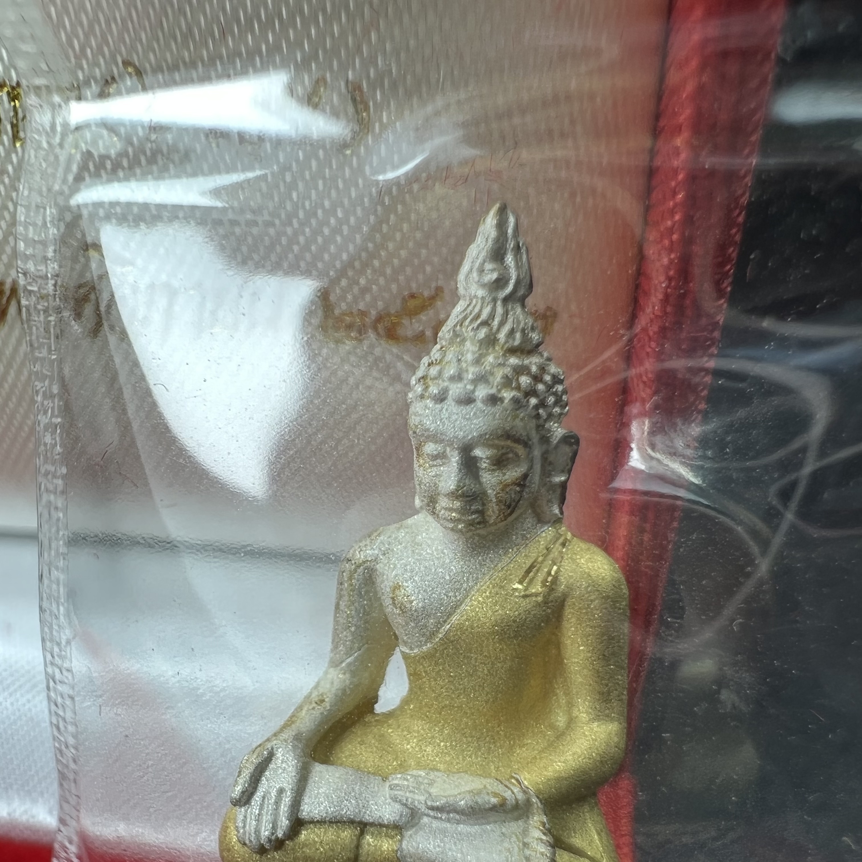 พระไพรีพินาศ รุ่นมหามงคล 72 พรรษา (6 รอบ) ในหลวงรัชกาลที่9 ปี2542 พิมพ์ใหญ่ เนื้อเงินบริสุทธิ์ 99.9% ชุบสามกษัตริย์แบบพ่นทรายขัดเงาบางส่วน(สภาพสวยซีนซองเดิมกล่องบรรจุเดิมครบสมบูรณ์)1 ใน 1500 องค์