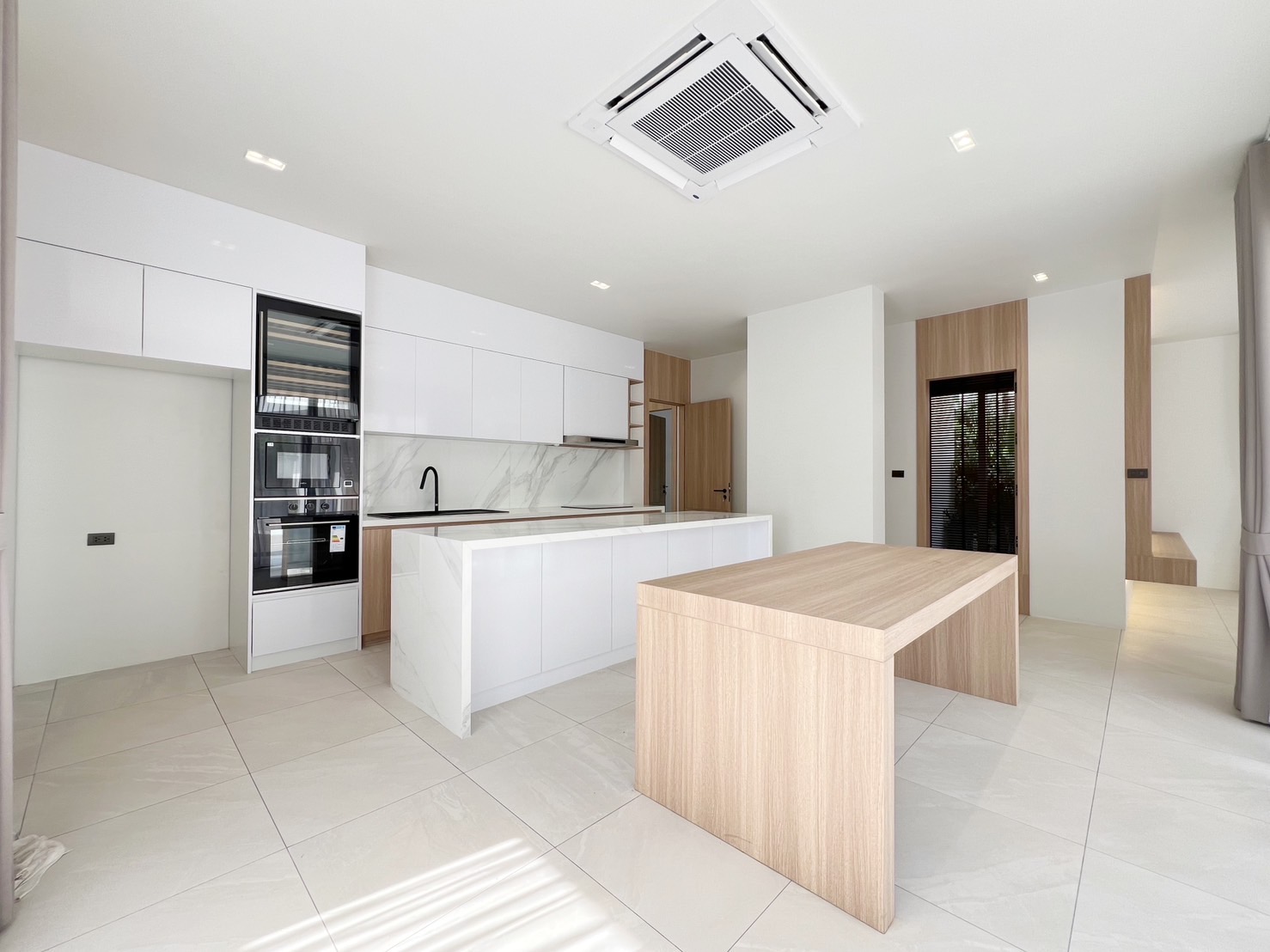 For Sales : Kathu, Loch Palm Villa, 4 Bedrooms 6 Bathrooms