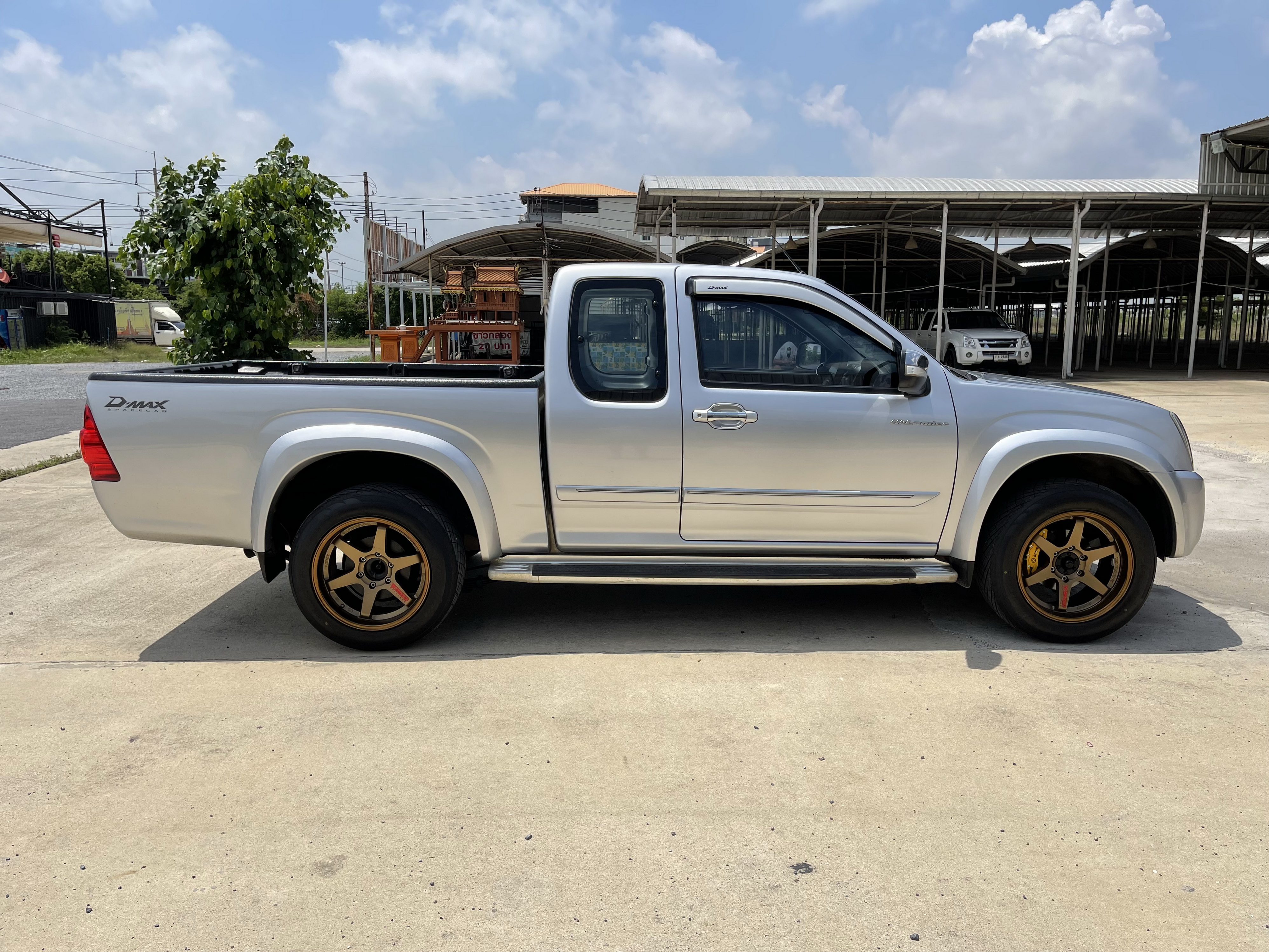 Isuzu Dmax Cab Hilander 2.5 Abs 2010 เงิน
