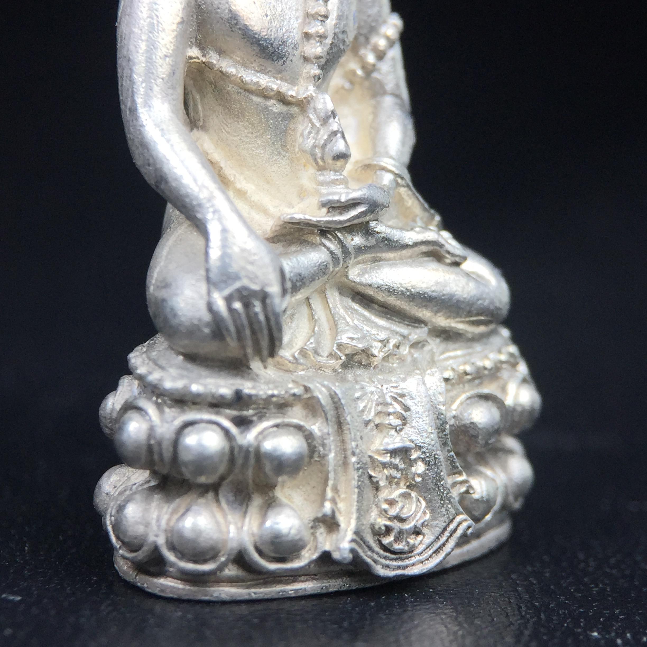 พระกริ่งศิรากาศ ภปร.(พระกริ่งคุ้มเกล้า)วัตถุมงคล"คุ้มเกล้าฯ" มูลนิธิ “คุ้มเกล้า” ในพระบรมราชูปถัมภ์ จัดสร้าง โรงพยาบาลภูมิพล เนื้อเงิน(พิมพ์หน้าไทย)(สภาพผิวสวย)(รัชกาลที่9เสด็จเททอง)(พิธีใหญ่)(นิยม)