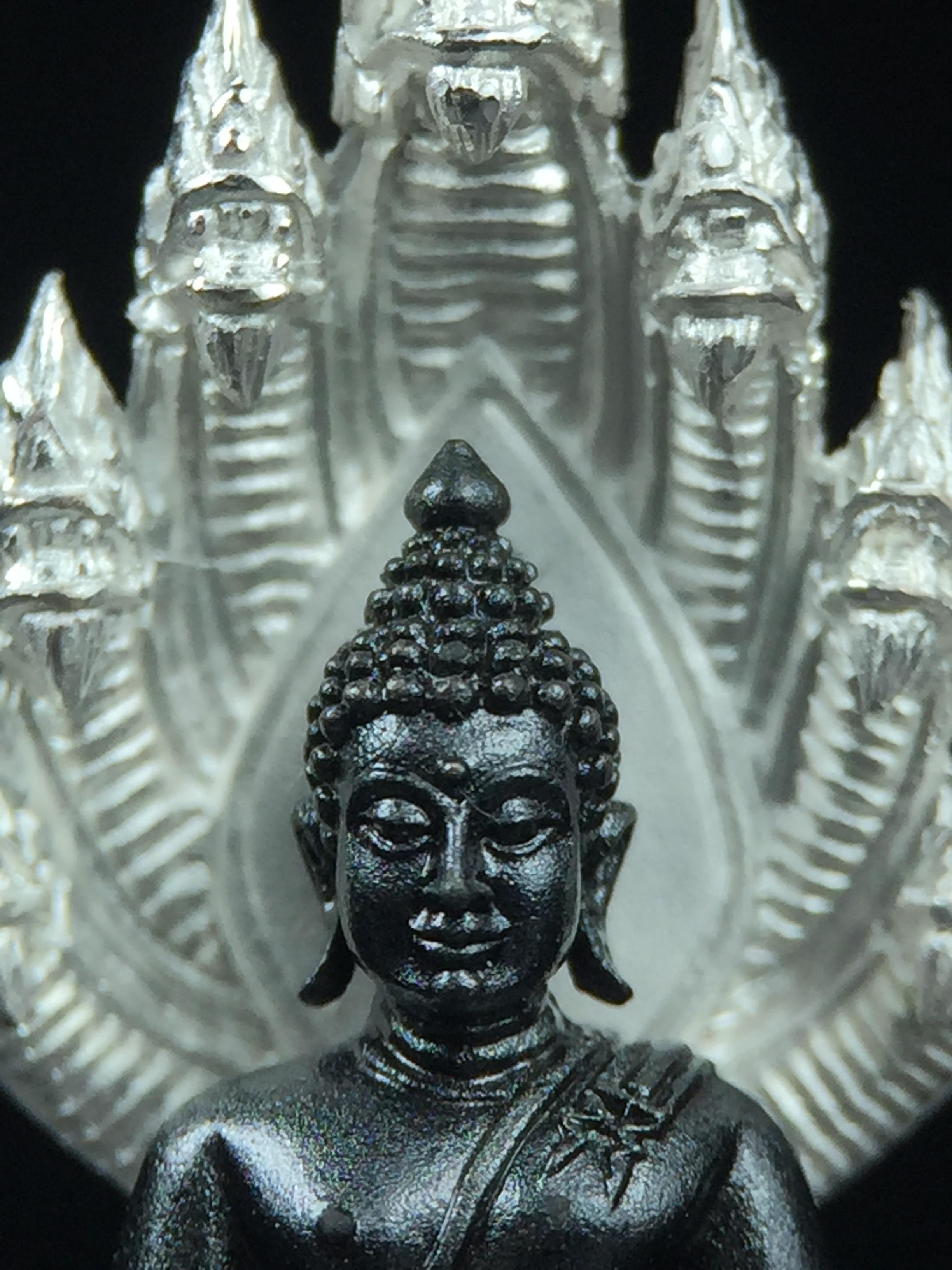 พระนาคปรก สธ. รุ่นสร้างพระอุโบสถเฉลิมพระเกียรติ 4 รอบ 84 พรรษา สมเด็จพระเทพรัตนราชสุดาฯ วัดบวรนิเวศวิหาร ปี 2543 พิมพ์ใหญ่ องค์พระเนื้อนวโลหะ ฐานนาคปรกเนื้อเงิน(สภาพ สวย )พิธีใหญ่ พุทธศิลป์งดงาม หายาก(องค์หมายเลขสวย ๘๓๕) (1 ใน 1999 องค์)