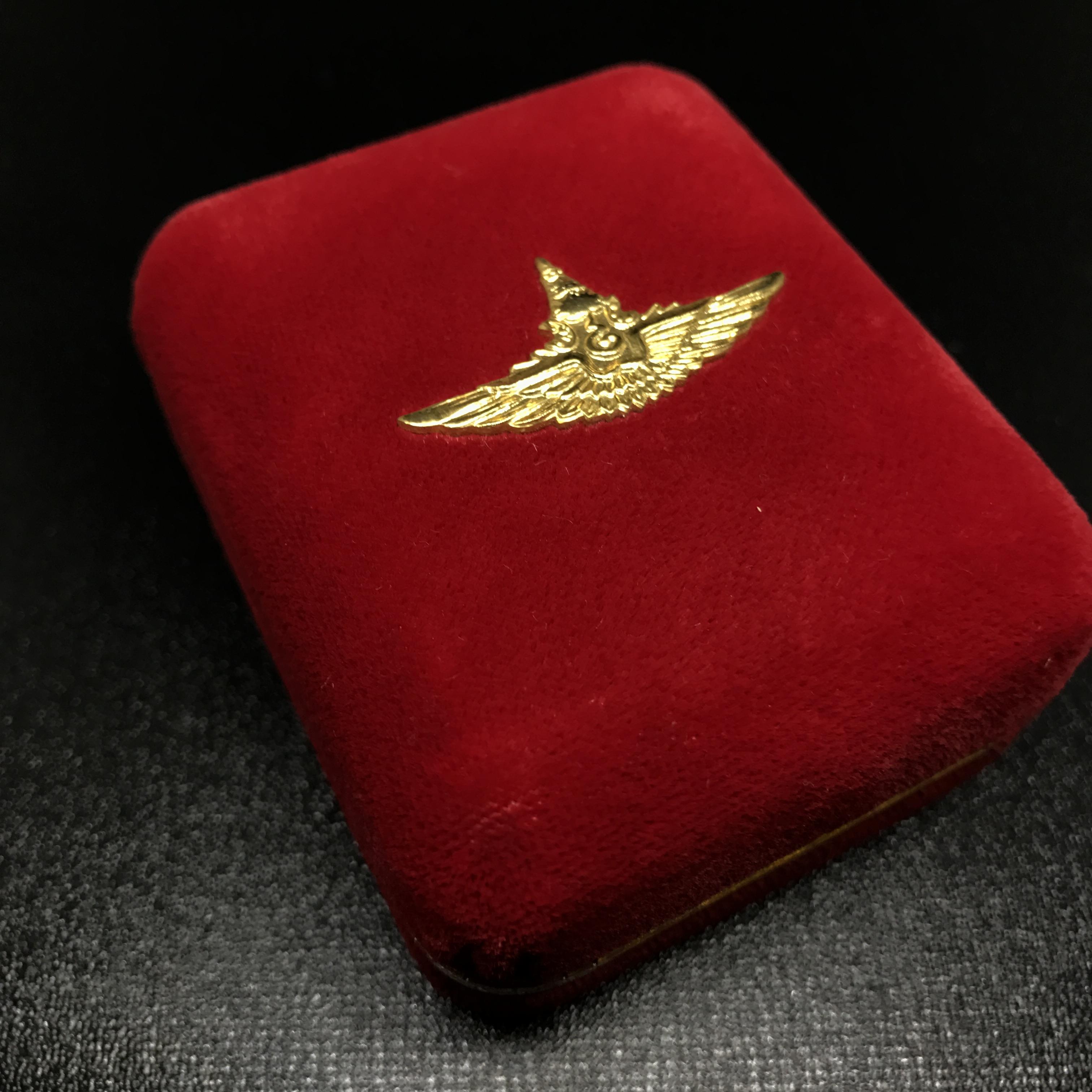 เหรียญในหลวง-ราชินี ที่ระลึกพระมหาธาตุเจดีย์ มหามงคล 60 พรรษา กองทัพอากาศ เนื้อทองคำ(30กรัมพิม์ใหญ่)พร้อมกล่องเดิม