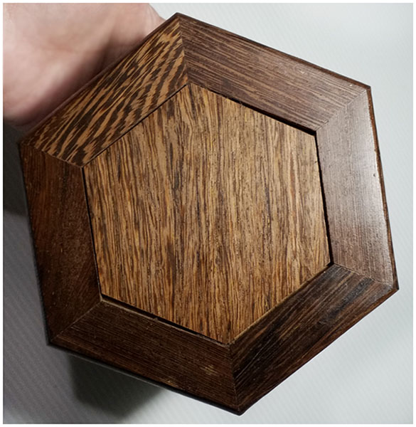 ฐานหรือกี๋ไม้ศิลปะจีน-หกเหลี่ยม 12cm