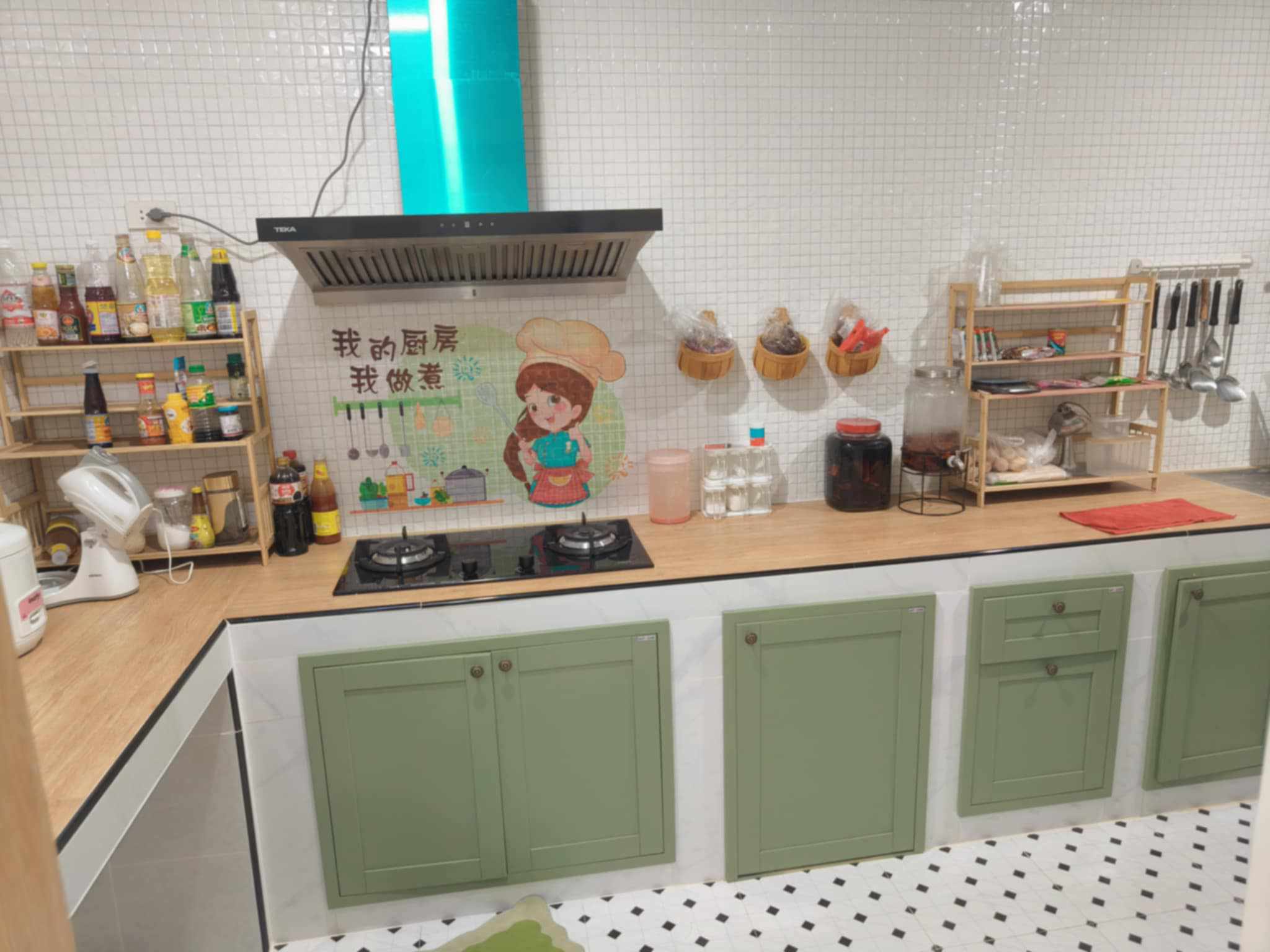 For Rent : Kathu, Semi-detached house, 4 bedrooms 3 bathrooms