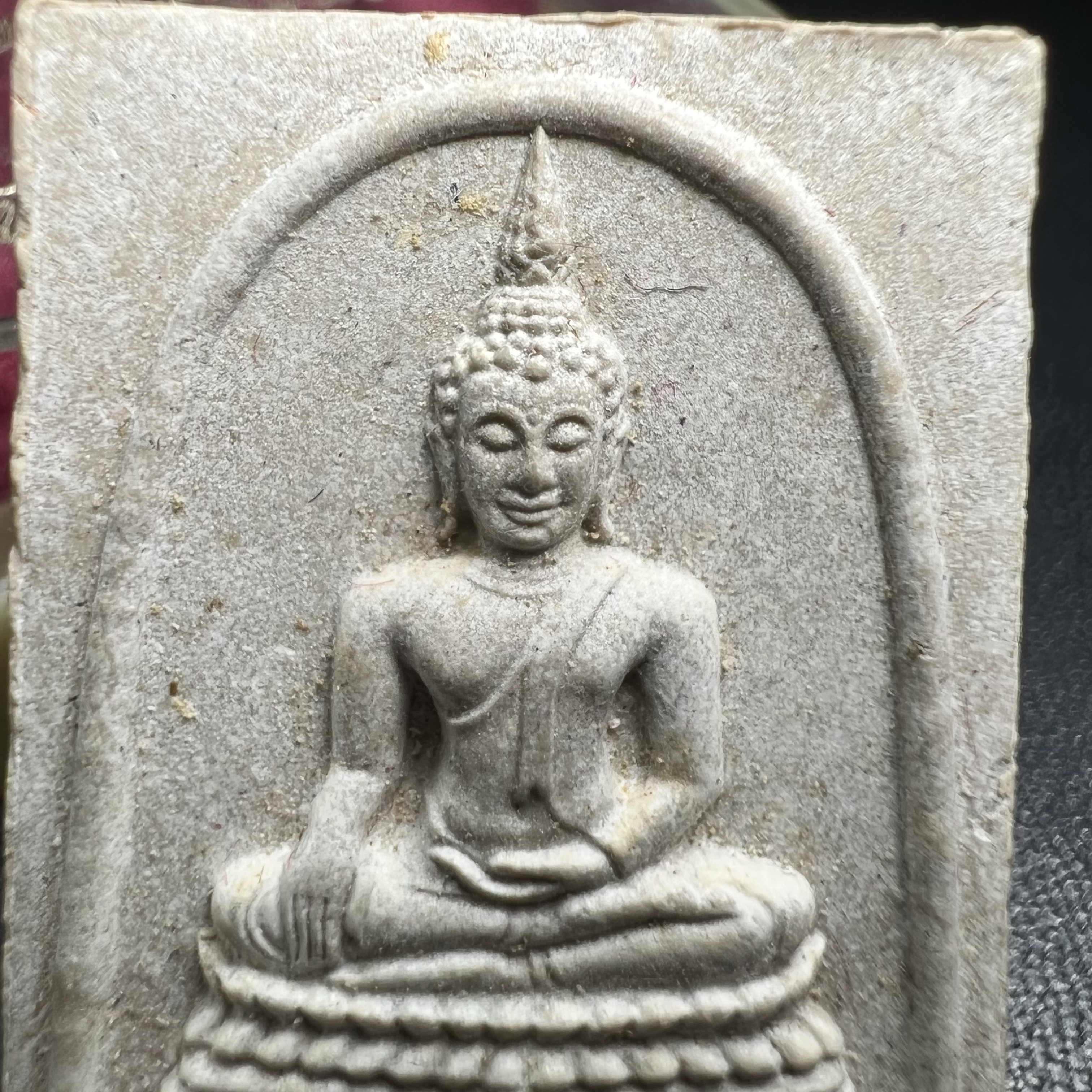 พระพุทธชินสีห์ ภปร. ทันโต เสฏโฐ ปี2533 พิมพ์ใหญ่(องค์นี้ด้านหลังบรรจุพลอยเสกมงคลชัดมาก) บรรจุพระทนต์ในหลวง รุ่นเดียวในประวัติศาสตร์ ****รุ่นนี้ขอแนะนำ****