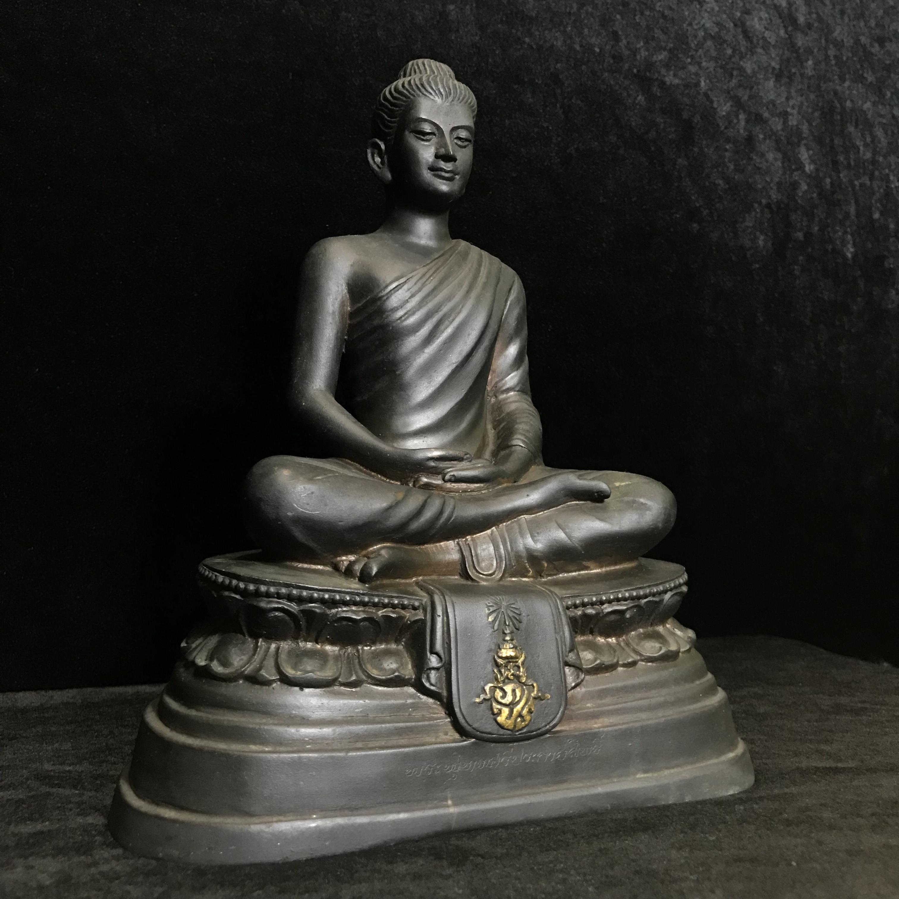 พระพุทธศรีประกายสิทธิ์ ภปร.วัดบวรนิเวศวิหาร ที่ระลึกสร้างโรงพยาบาลสมเด็จพระ ศรีนครินทร์ ปี 2525 หน้าตัก 5นิ้ว(พระราชทานเม็ดพระธาตุบรรจุใต้ฐาน)