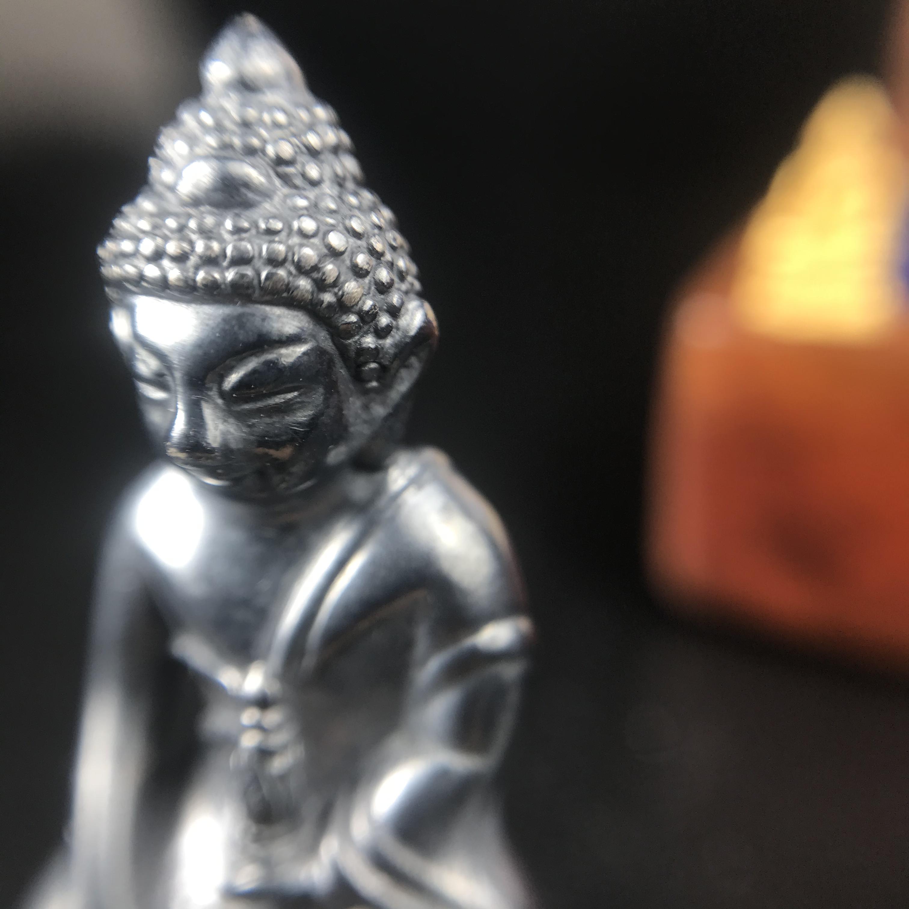 พระกริ่งสมเด็จญาณ วัดบวรนิเวศวิหาร เนื้อเงินบริสุทธิ์ 92.5% ตรากาญจนาภิเษกทองคำ+พระชัยวัฒน์ไพรีพินาศ เนื้อทองคำ พระราชทานแจกเมื่อ 3 ตุลาคม 2538 มาพร้อม กล่องลายไม้สุดหรู(ครบชุด หายาก)