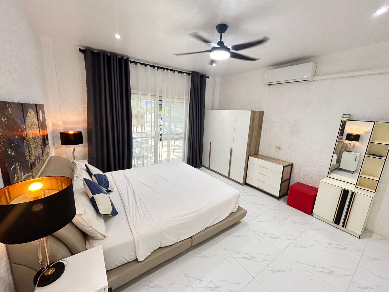 For Rent : Naiharn, Private Pool Villa, 3 bedrooms 3 bathrooms